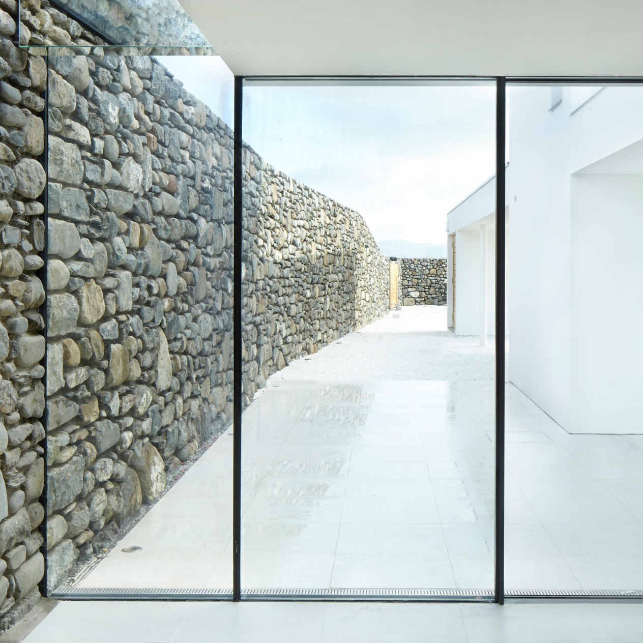 Display product Sky-Frame 2 sliding window from manufacturer Sky-Frame