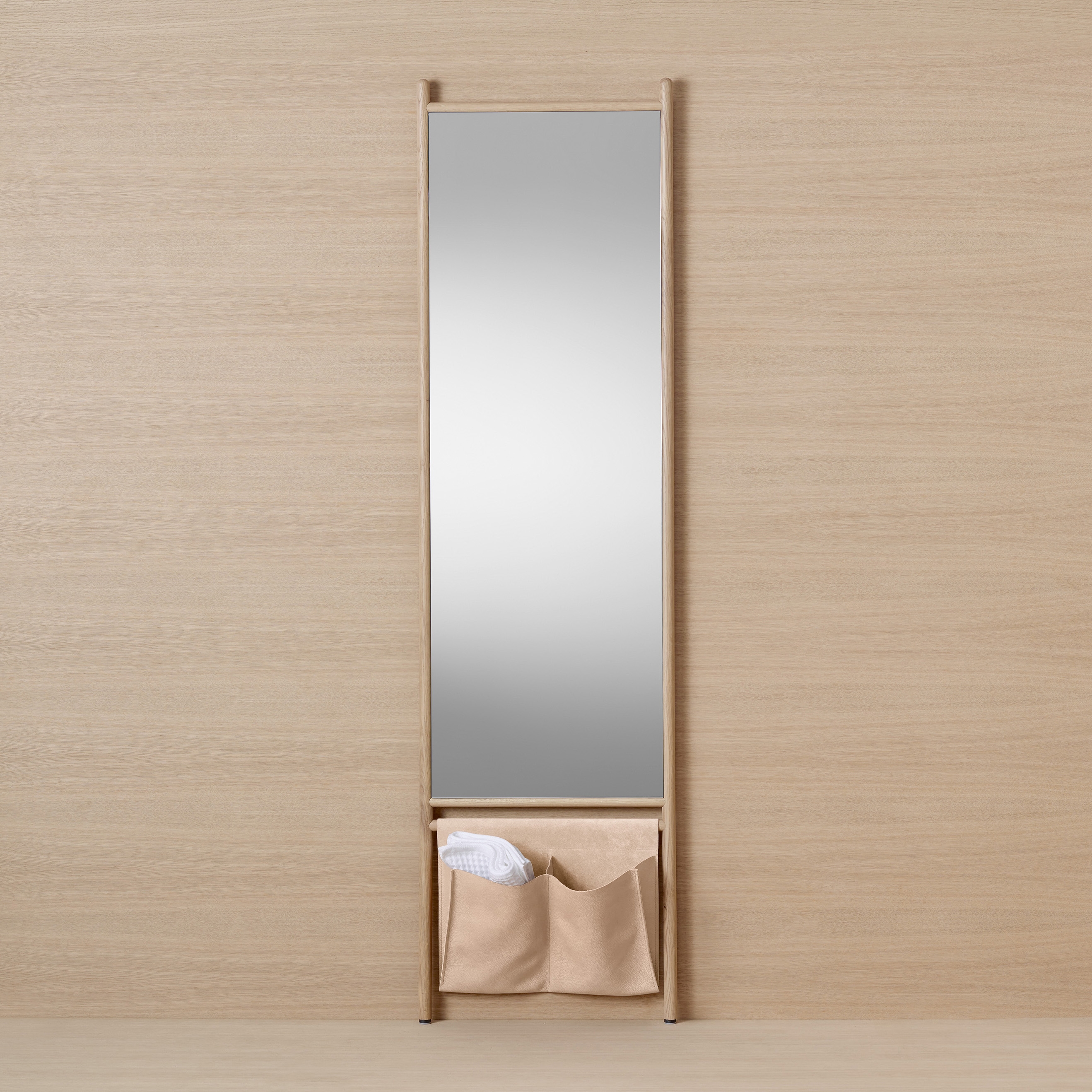 Mostra il prodotto Mya | Tall mirror del produttore burgbad