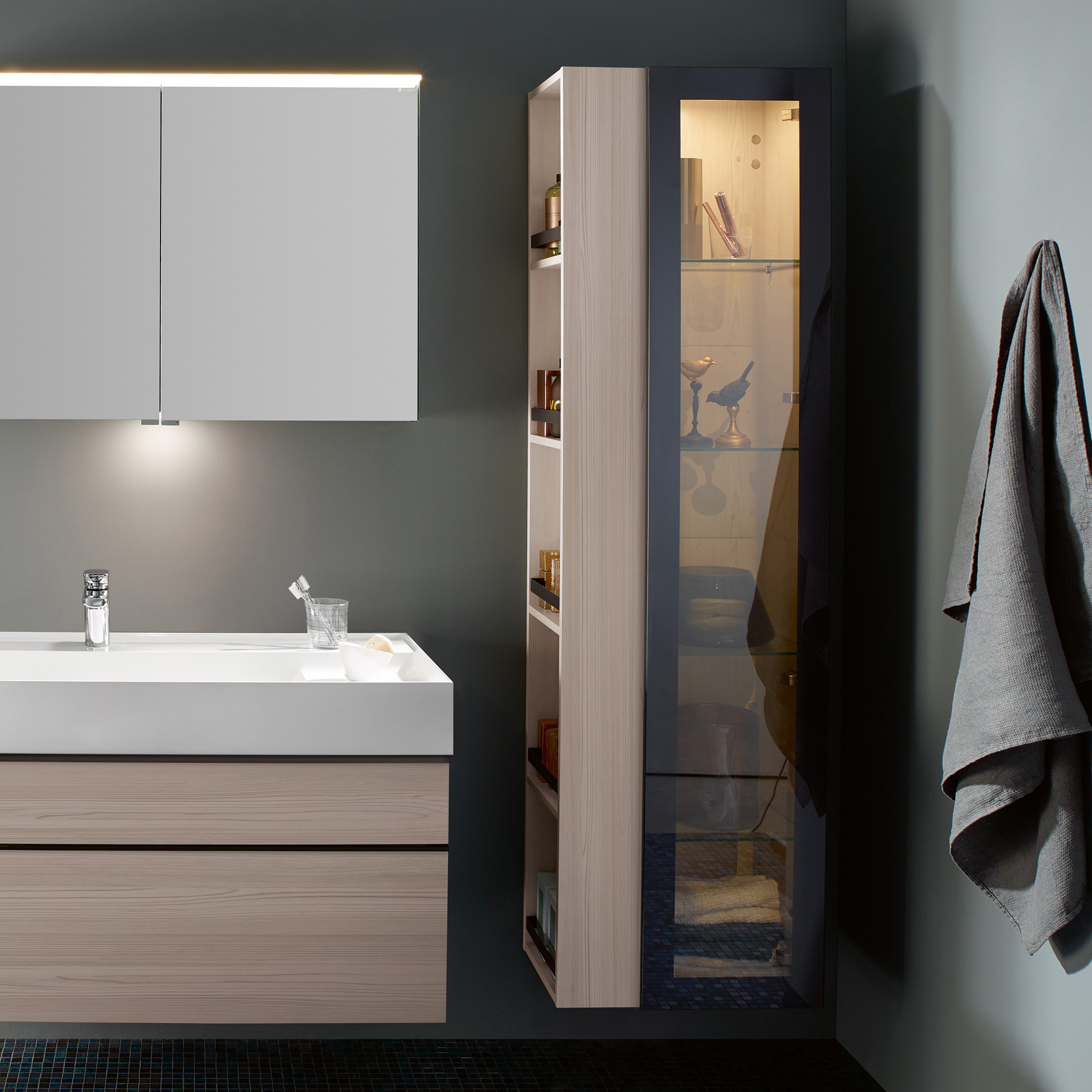 Display product Yumo | Tall unit from manufacturer burgbad
