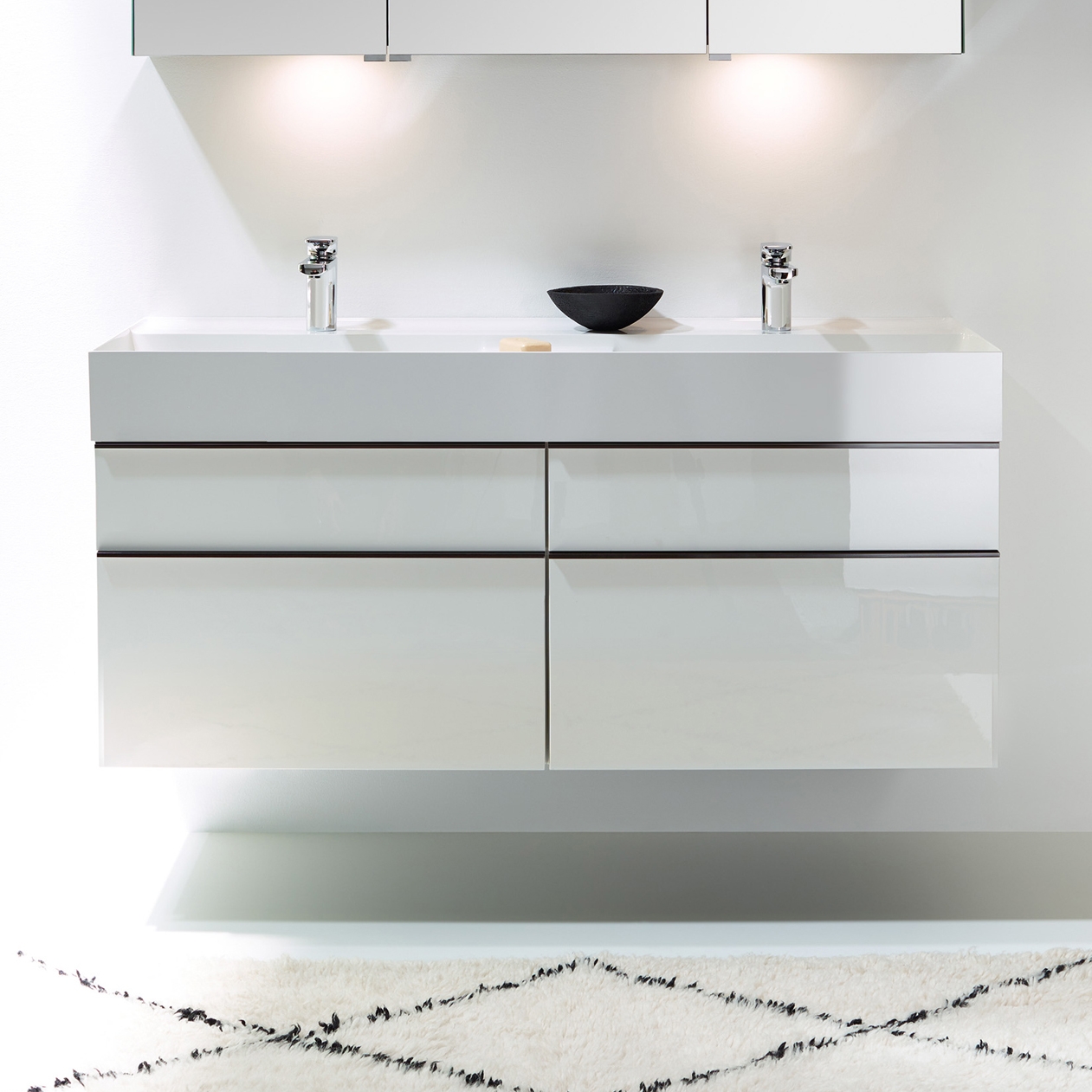 Mostra il prodotto Yumo | Mineral cast washbasin incl. vanity unit del produttore burgbad