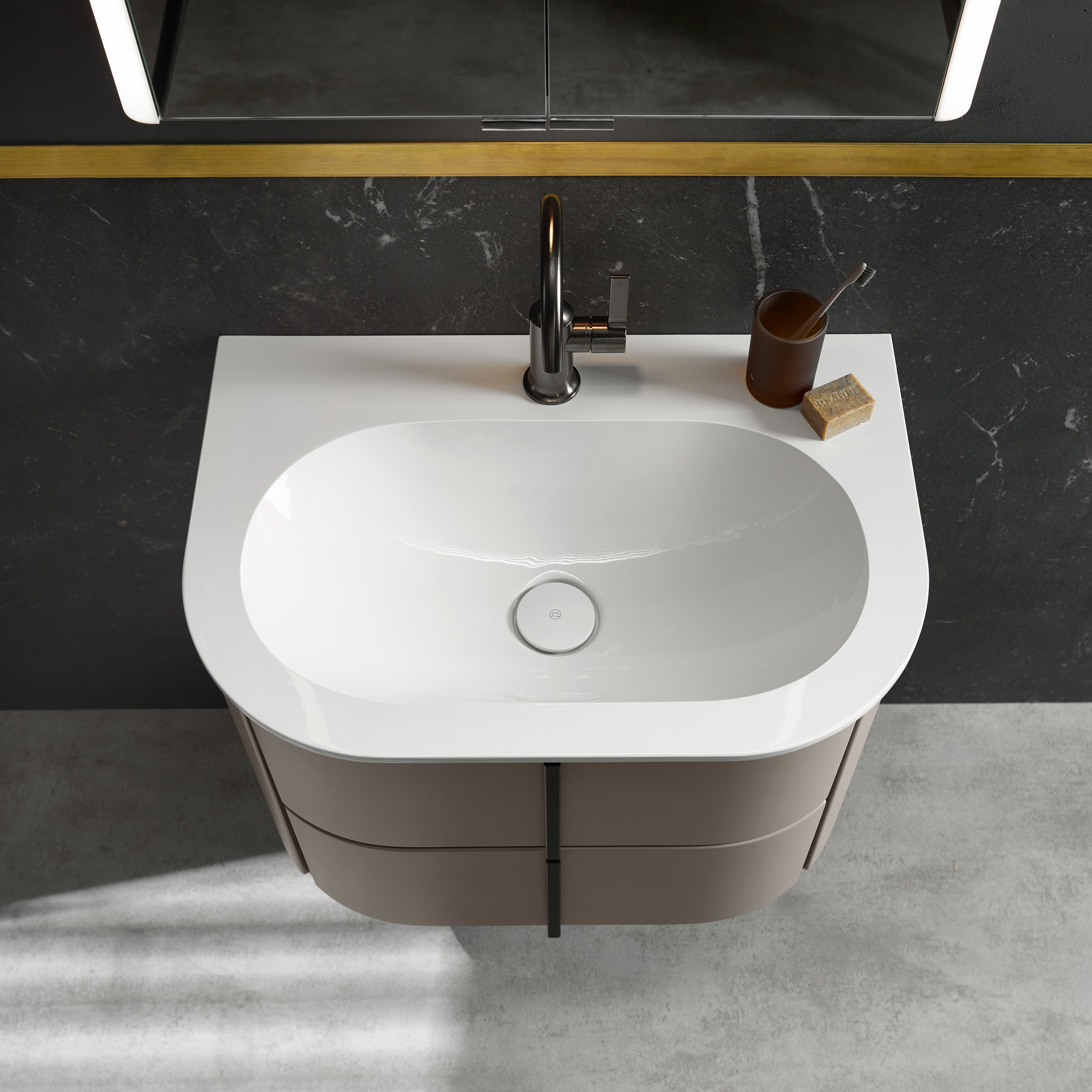 Mostra il prodotto Lavo 2.0 | Mineral cast washbasin incl. vanity unit del produttore burgbad