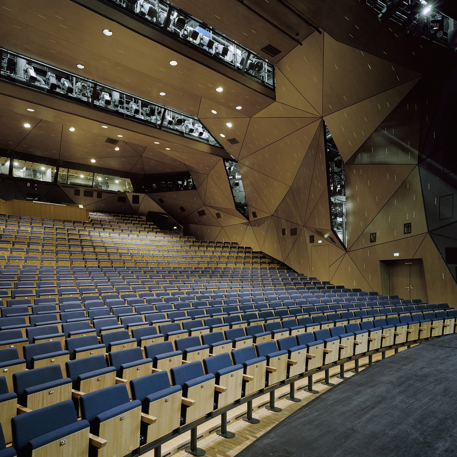 WALL AND CEILING COVERINGS FROM LINDNER GROUP