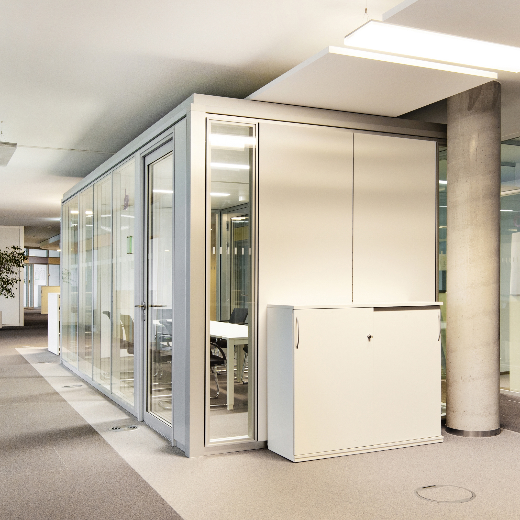 Vertoon produk Lindner Cube duo van vervaardiger Lindner Group