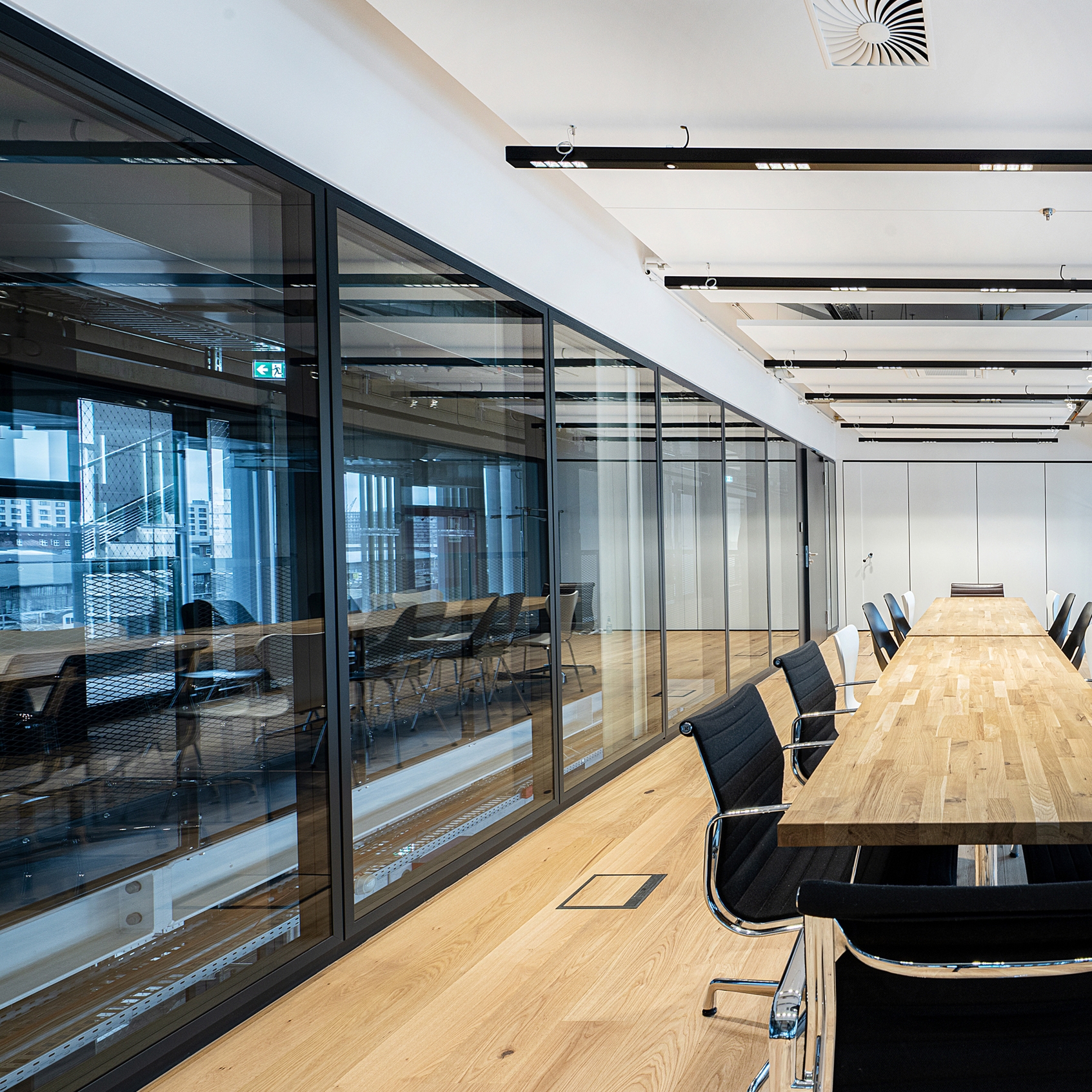 Display product Lindner Life Stereo 125 from manufacturer Lindner Group