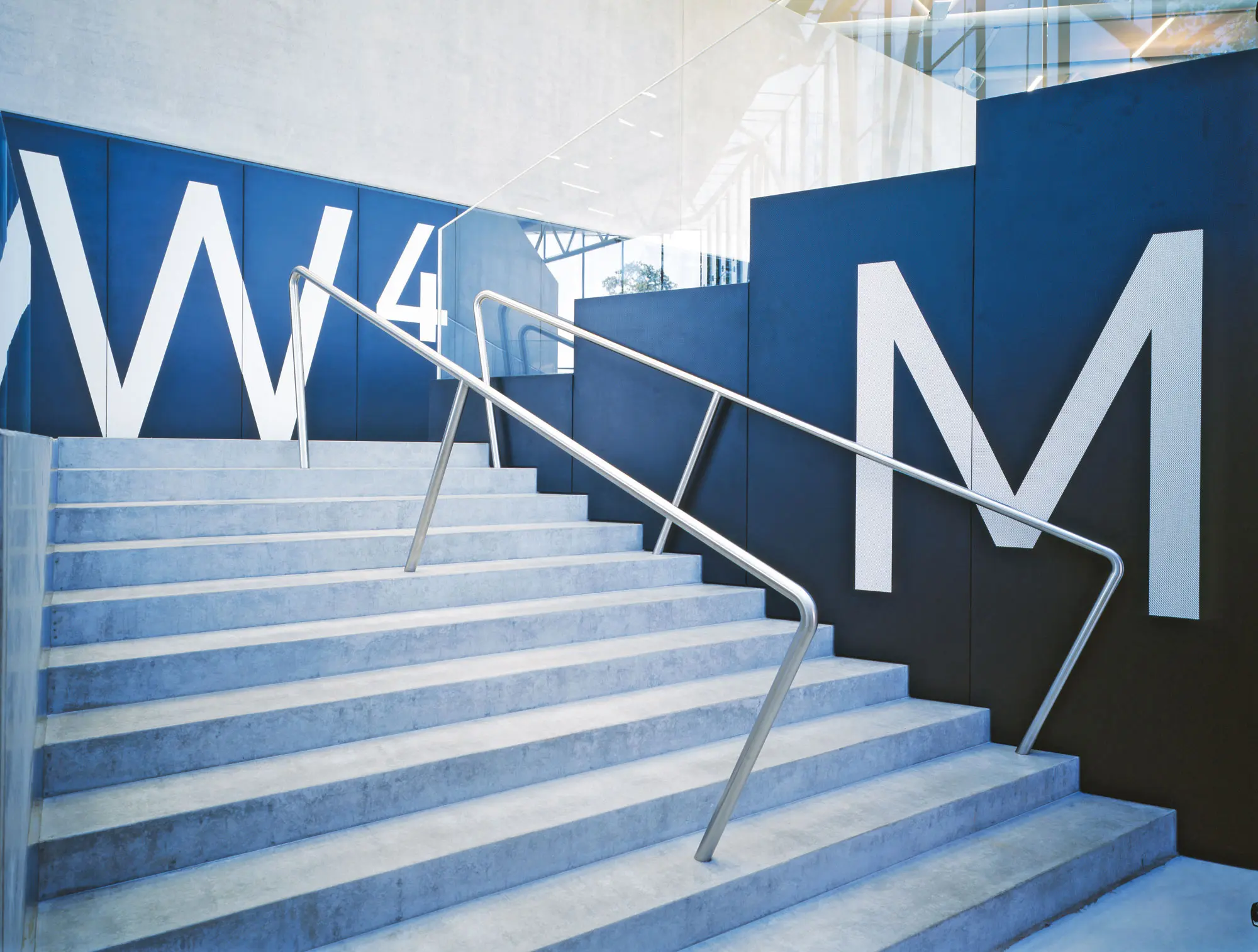 gallery-slide-0