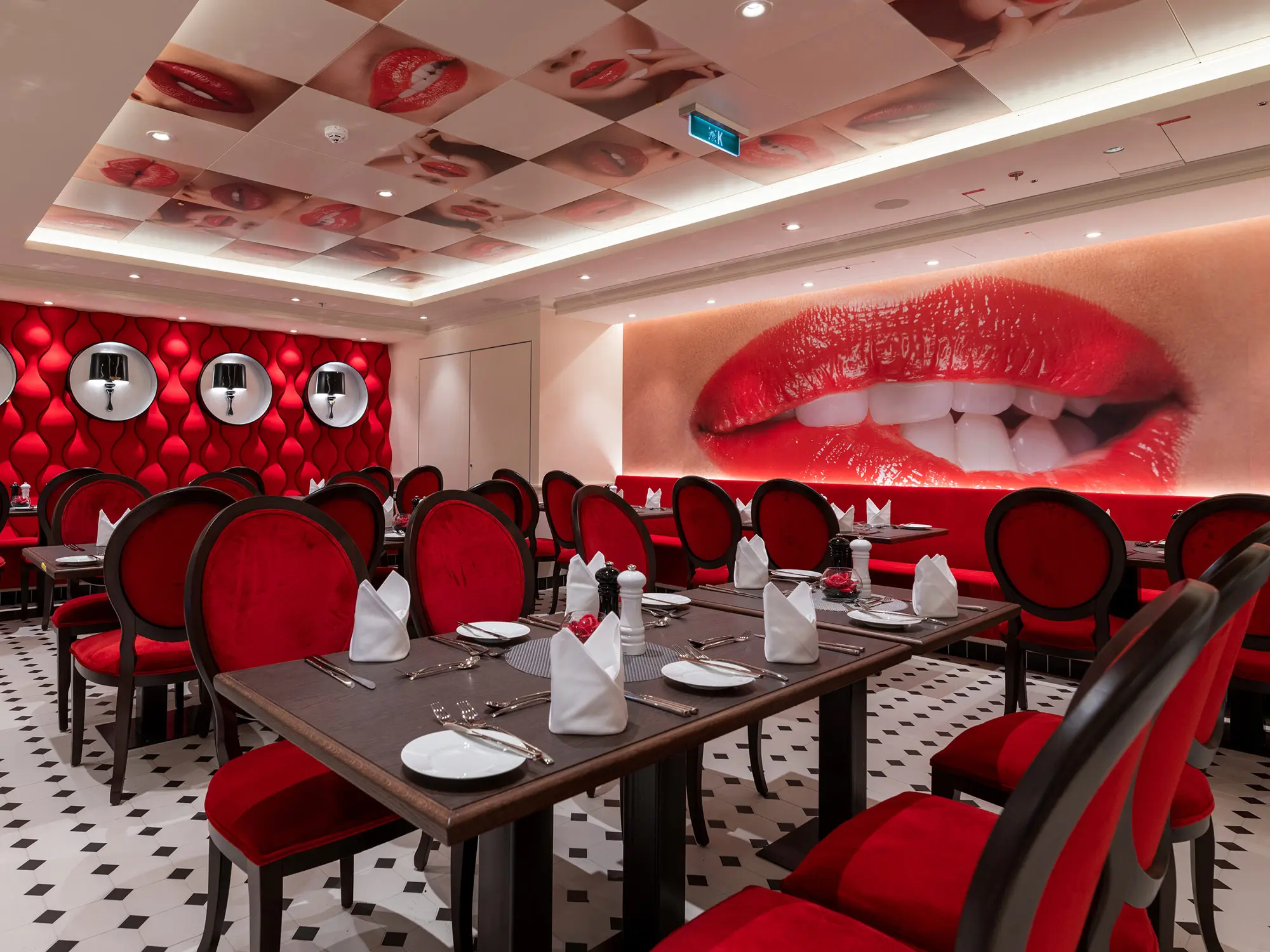 Lindner Group - COMPprint Aluminium lightweight panels