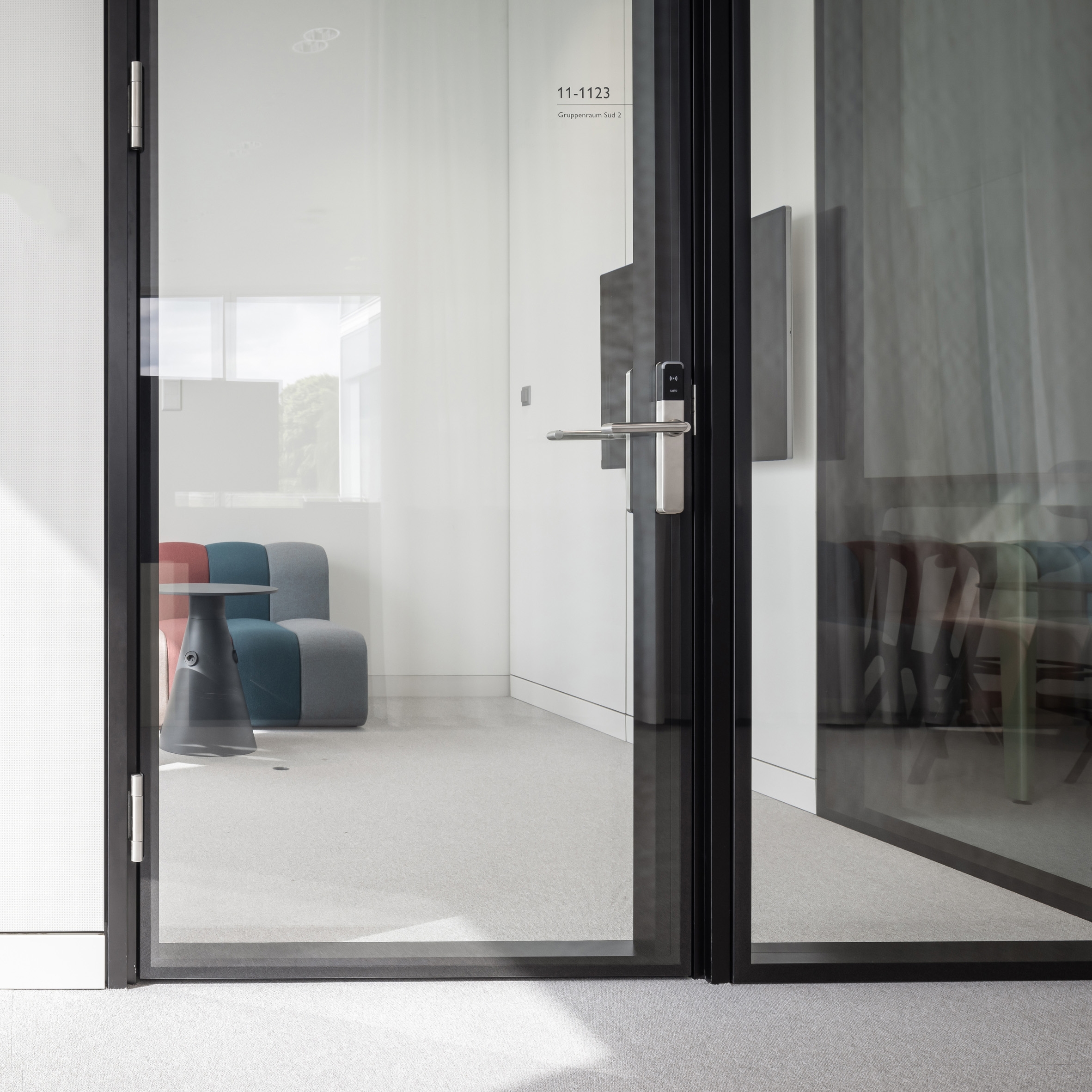 Vertoon produk Lindner Logic 100 Acoustic van vervaardiger Lindner Group