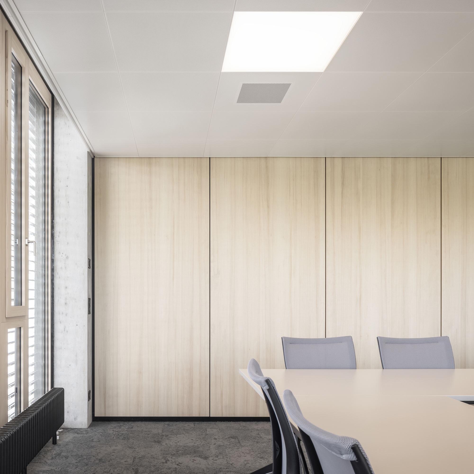 Vertoon produk Lindner Logic 100 van vervaardiger Lindner Group