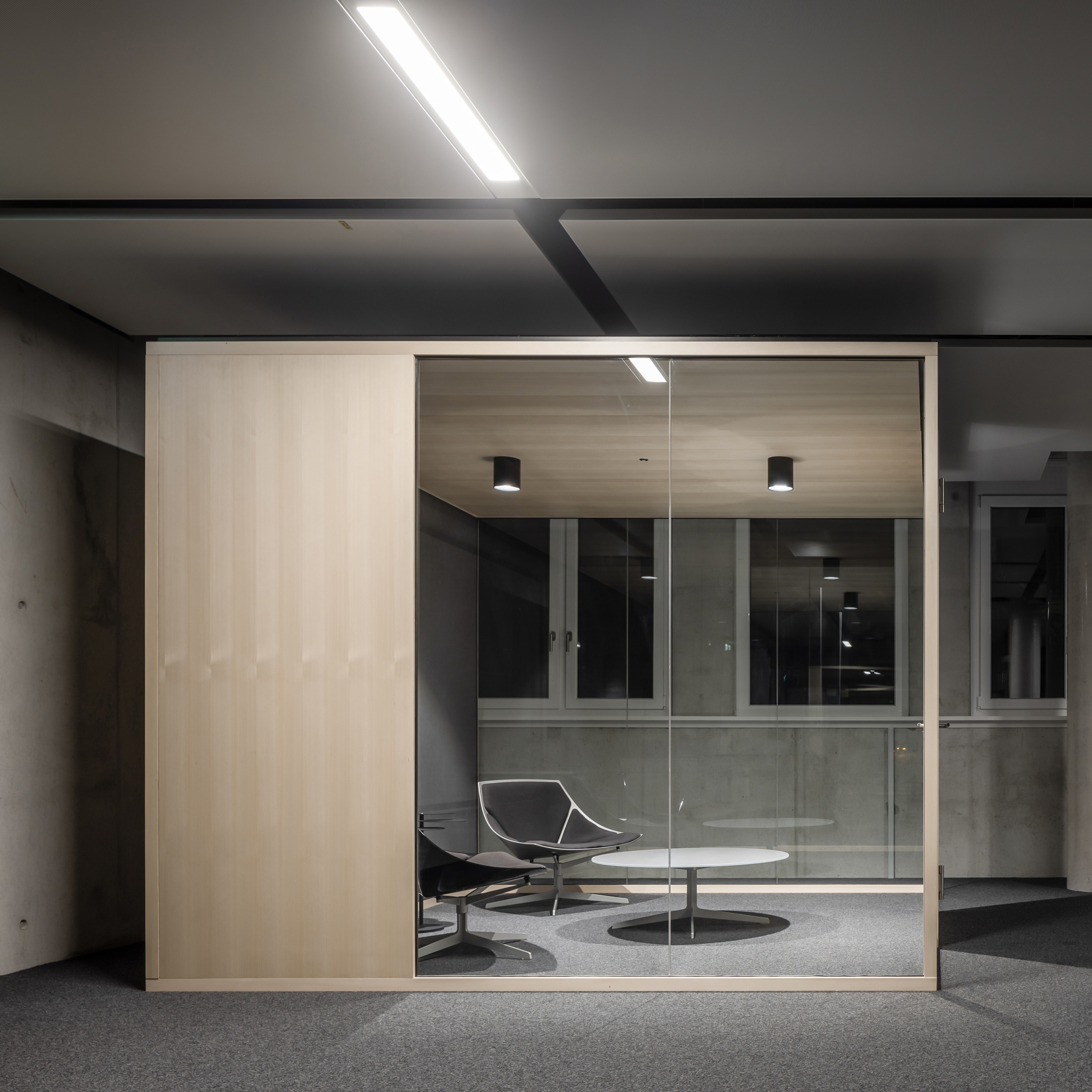 Display product Lindner Cube solo_N from manufacturer Lindner Group