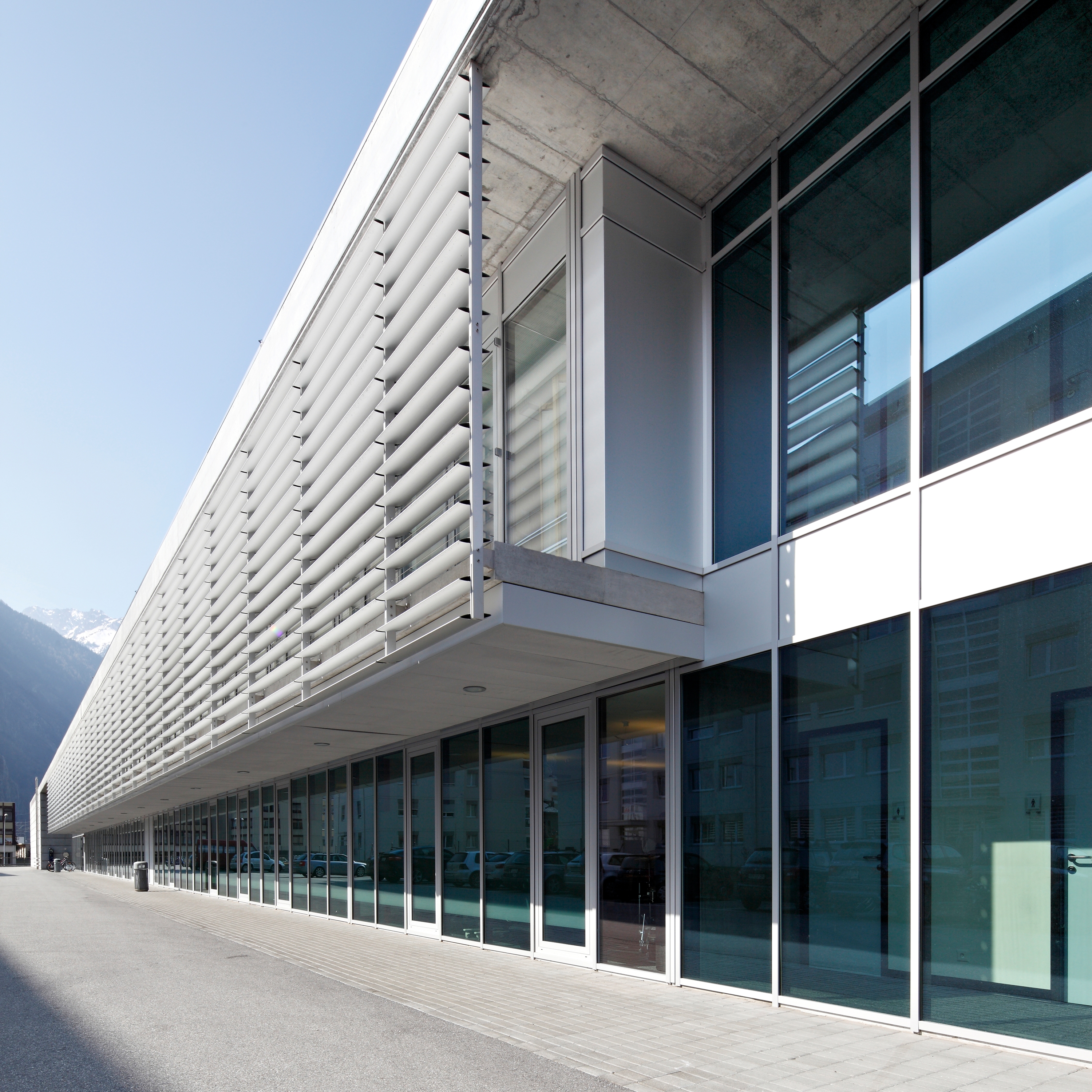 Afficher le produit Forster thermfix light | Façade à montants/traverses du fabricant Forster Profile Systems
