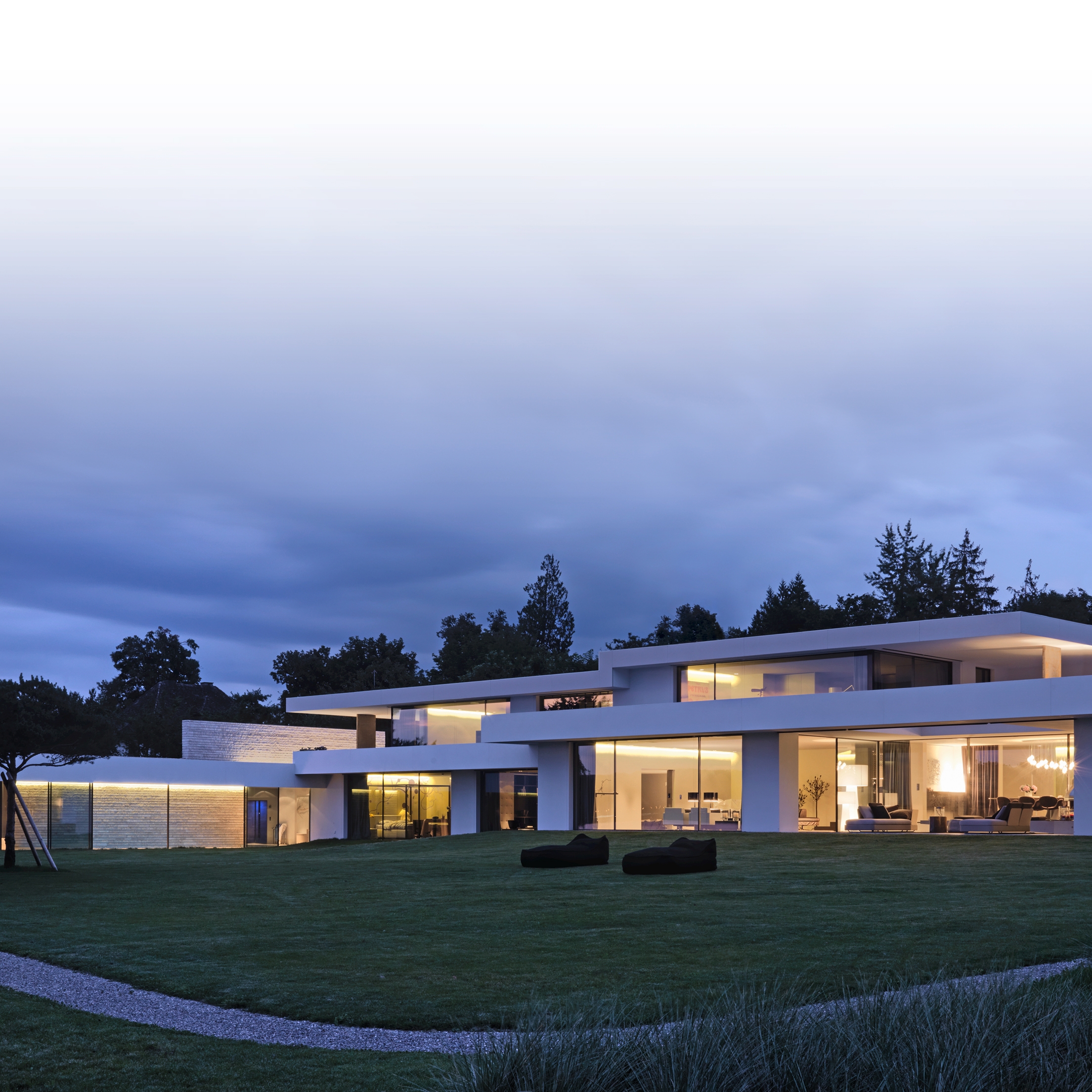 Mostra il prodotto Frameless sliding windows offering maximum burglary protection del produttore swissFineLine