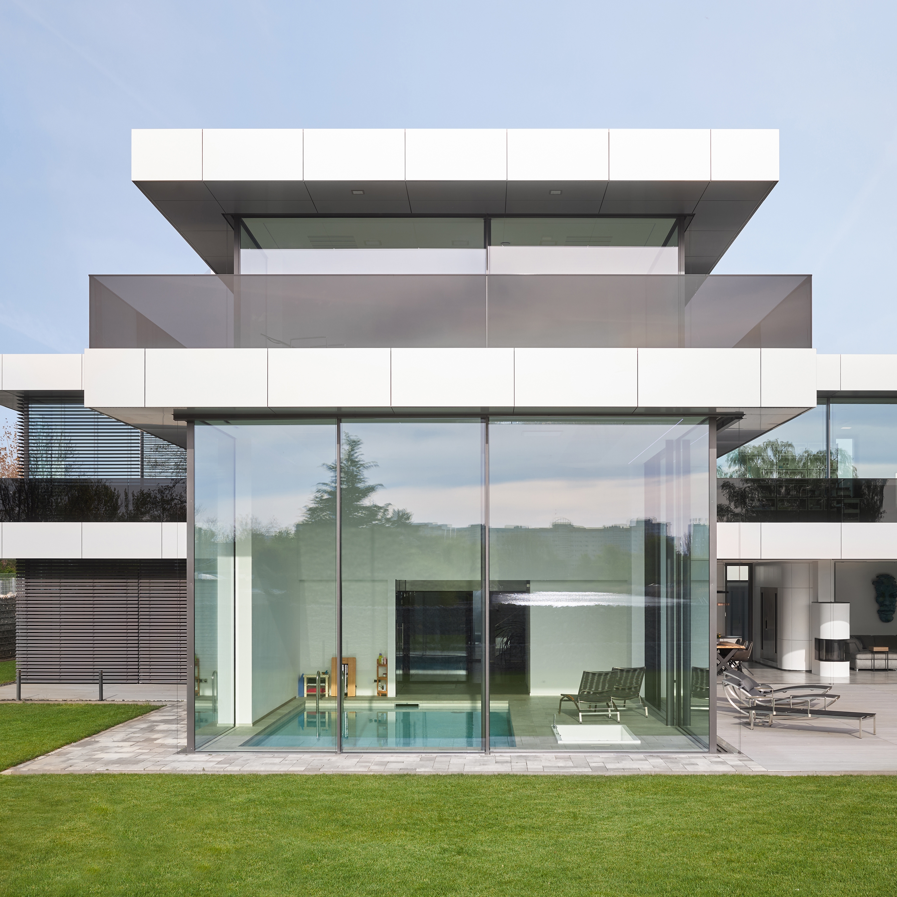 Mostra il prodotto Frameless sliding windows measuring up to 25 m2 del produttore swissFineLine
