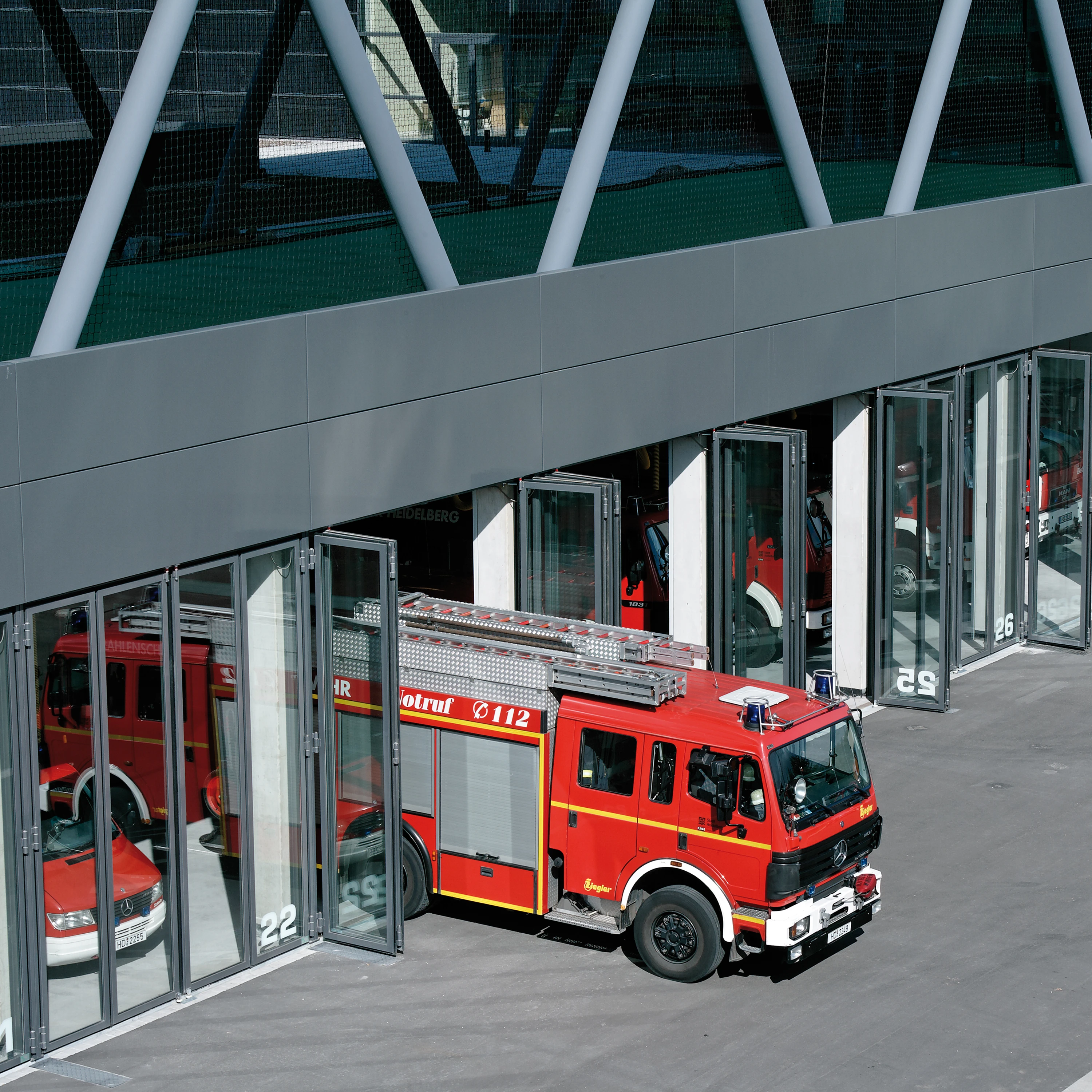 FOLDING AND SLIDING SYSTEMS