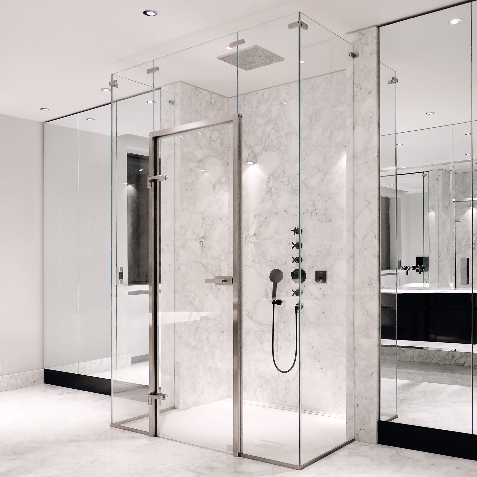 Display product Edelstahlzarge Shower System from manufacturer MWE Edelstahlmanufaktur