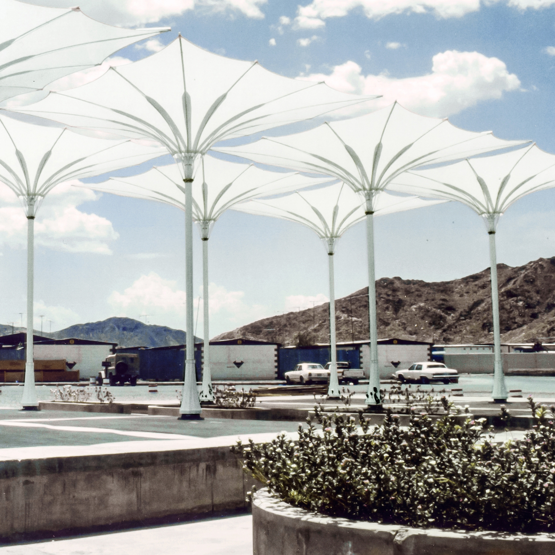 Display product Funnel Umbrellas from manufacturer Koch Membranen