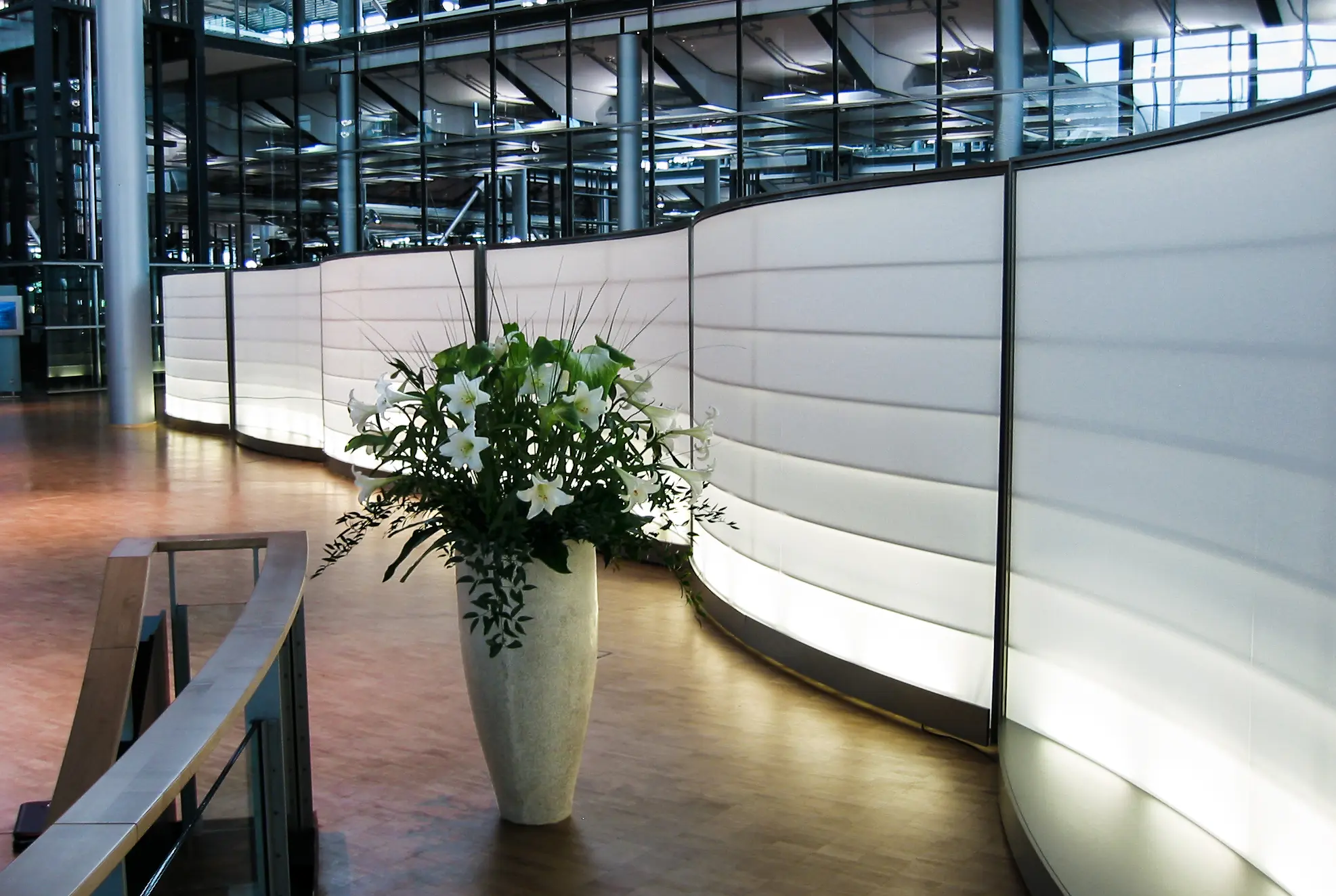 gallery-slide-0