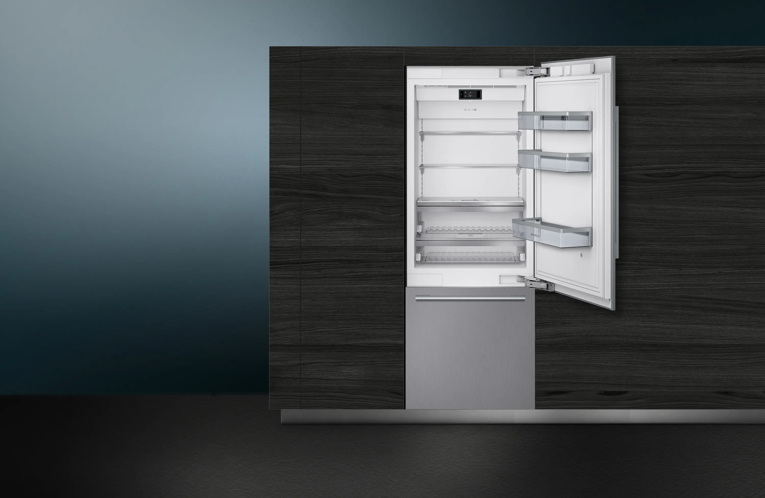 Siemens Home Appliances - iQ700, built-in fridge-freezer with freezer at bottom