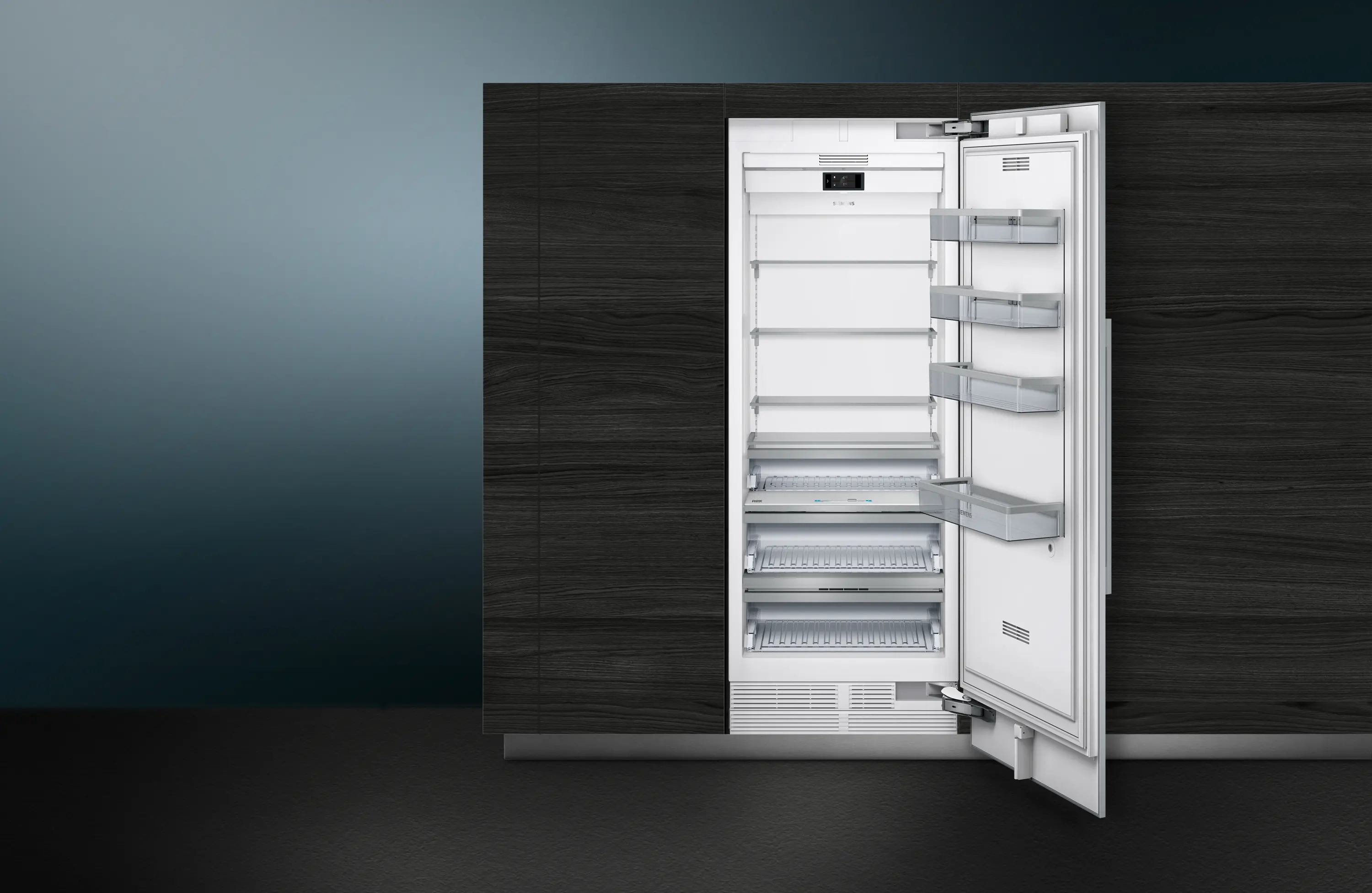 Siemens Home Appliances - iQ700, built-in fridge
