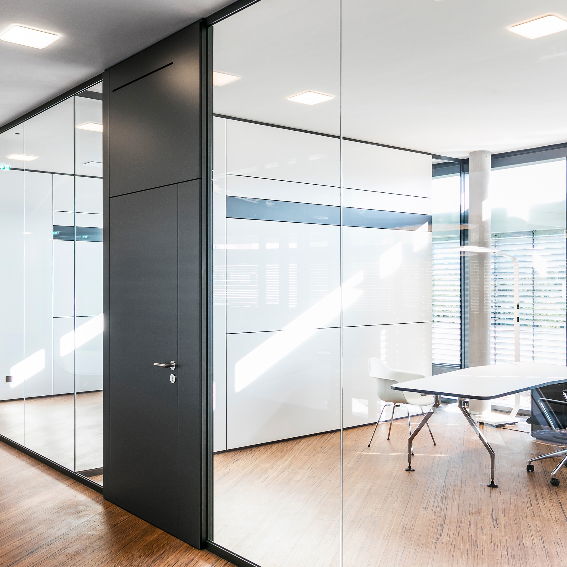 GLASS WALL