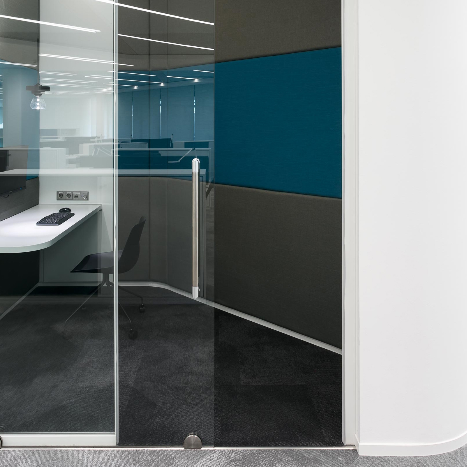 Mostra il prodotto fecodoor glass sliding door ST10 B del produttore feco. Die Systemwand.