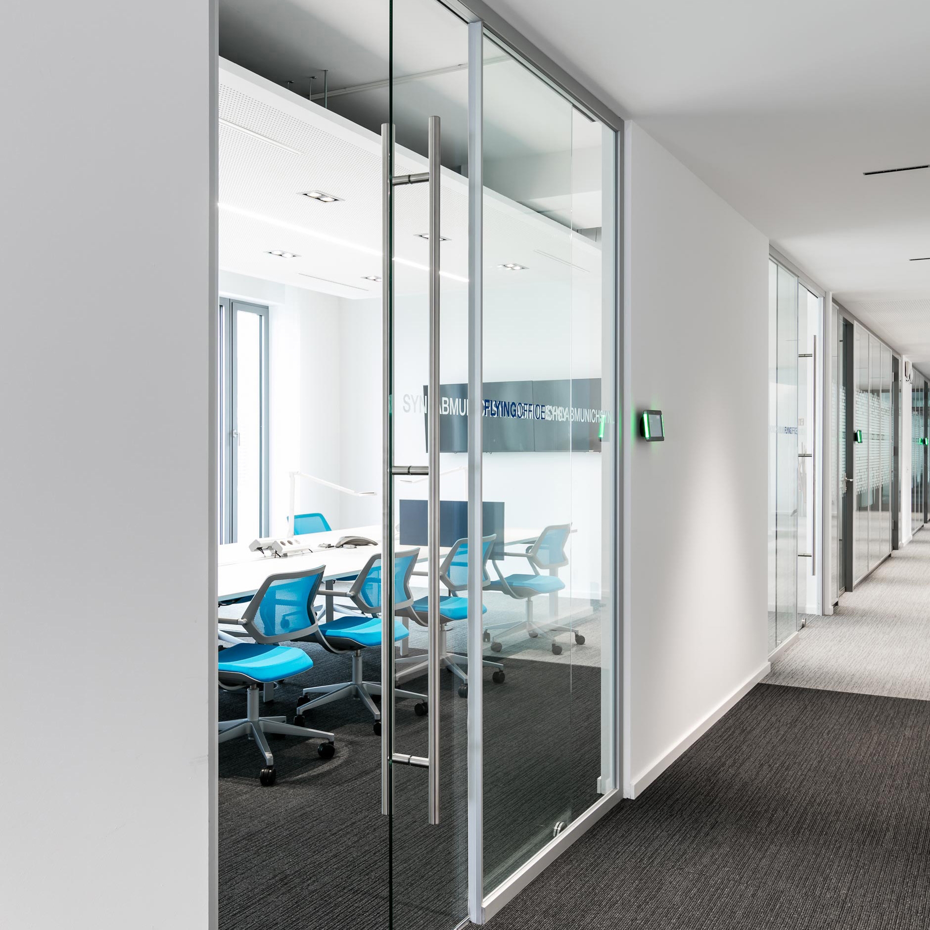Display product fecodoor glass sliding door ST10 B from manufacturer feco. Die Systemwand.