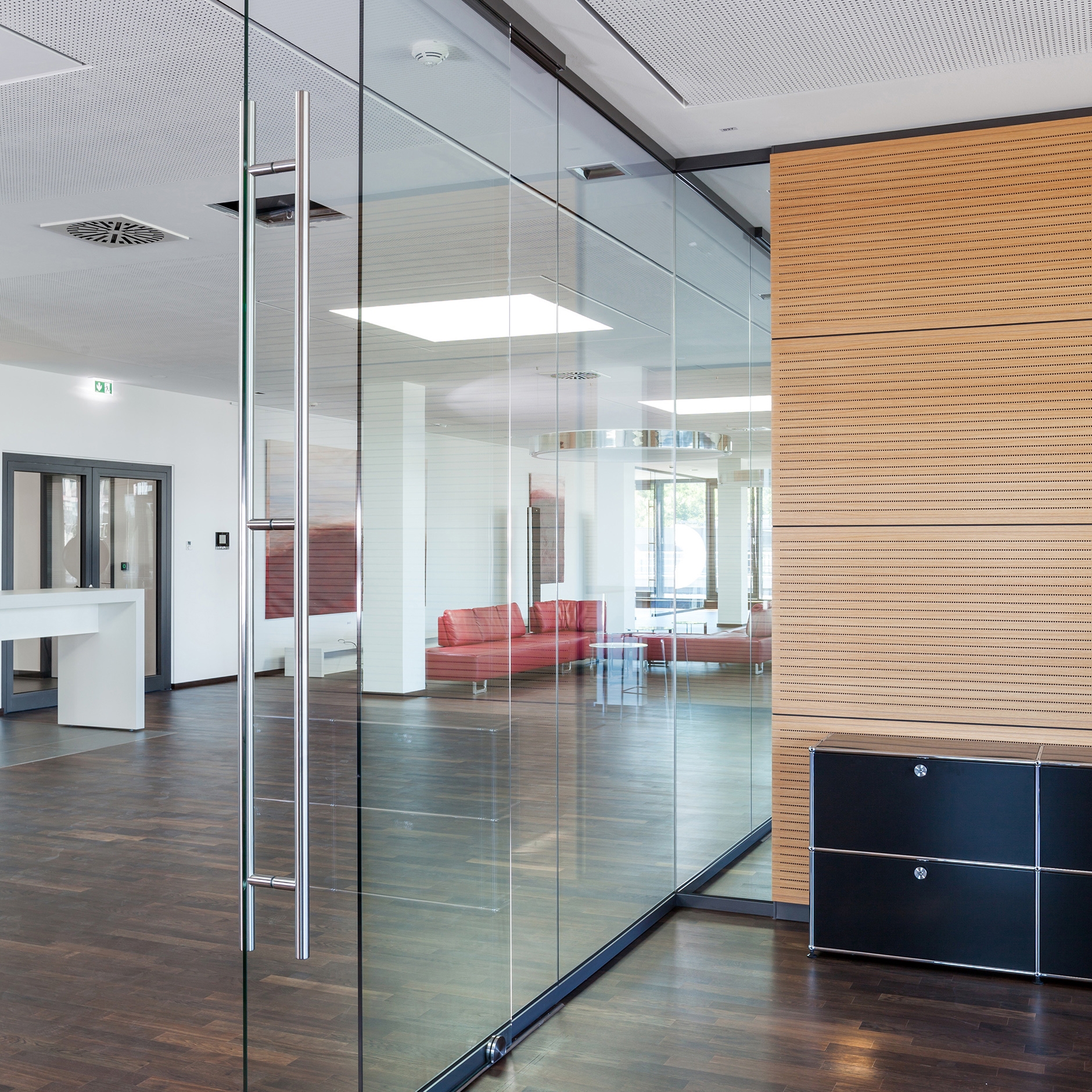 Display product fecodoor glass sliding door ST10 B from manufacturer feco. Die Systemwand.