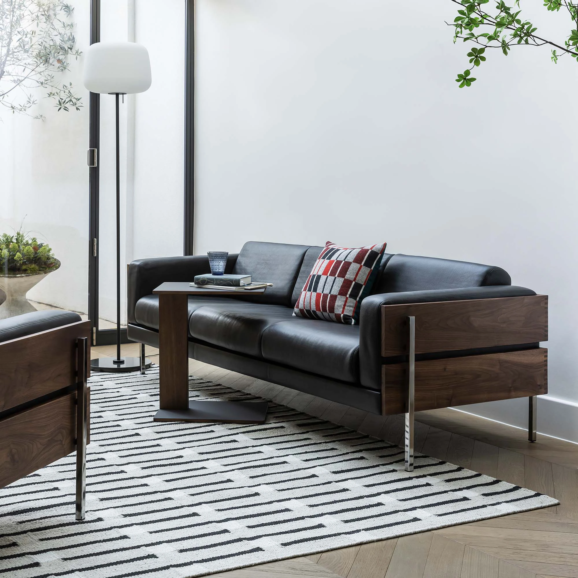 SOFAS & ARMCHAIRS