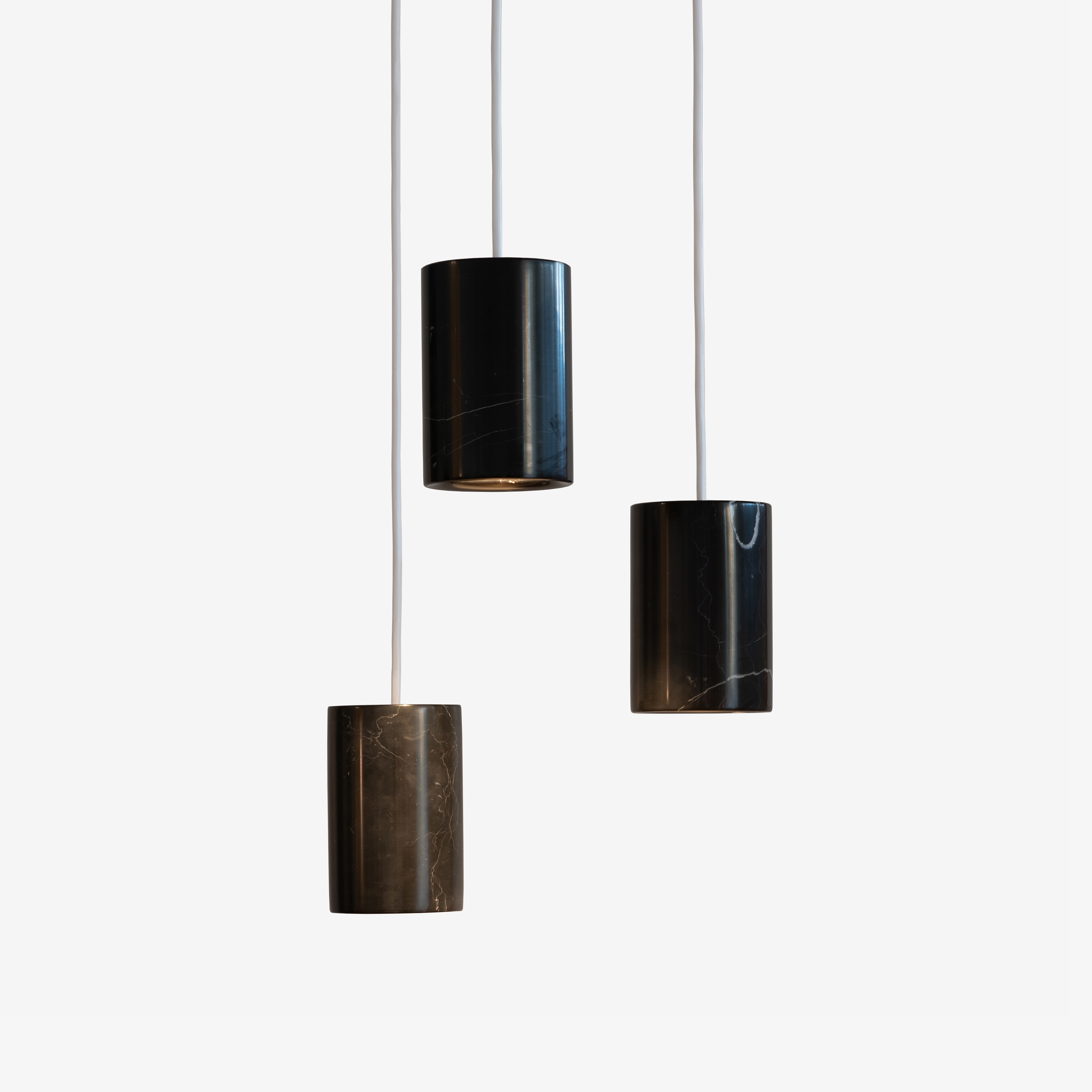 Produkt Solid 3-Pendant Cluster | Cylinder des Herstellers Case Furniture anzeigen