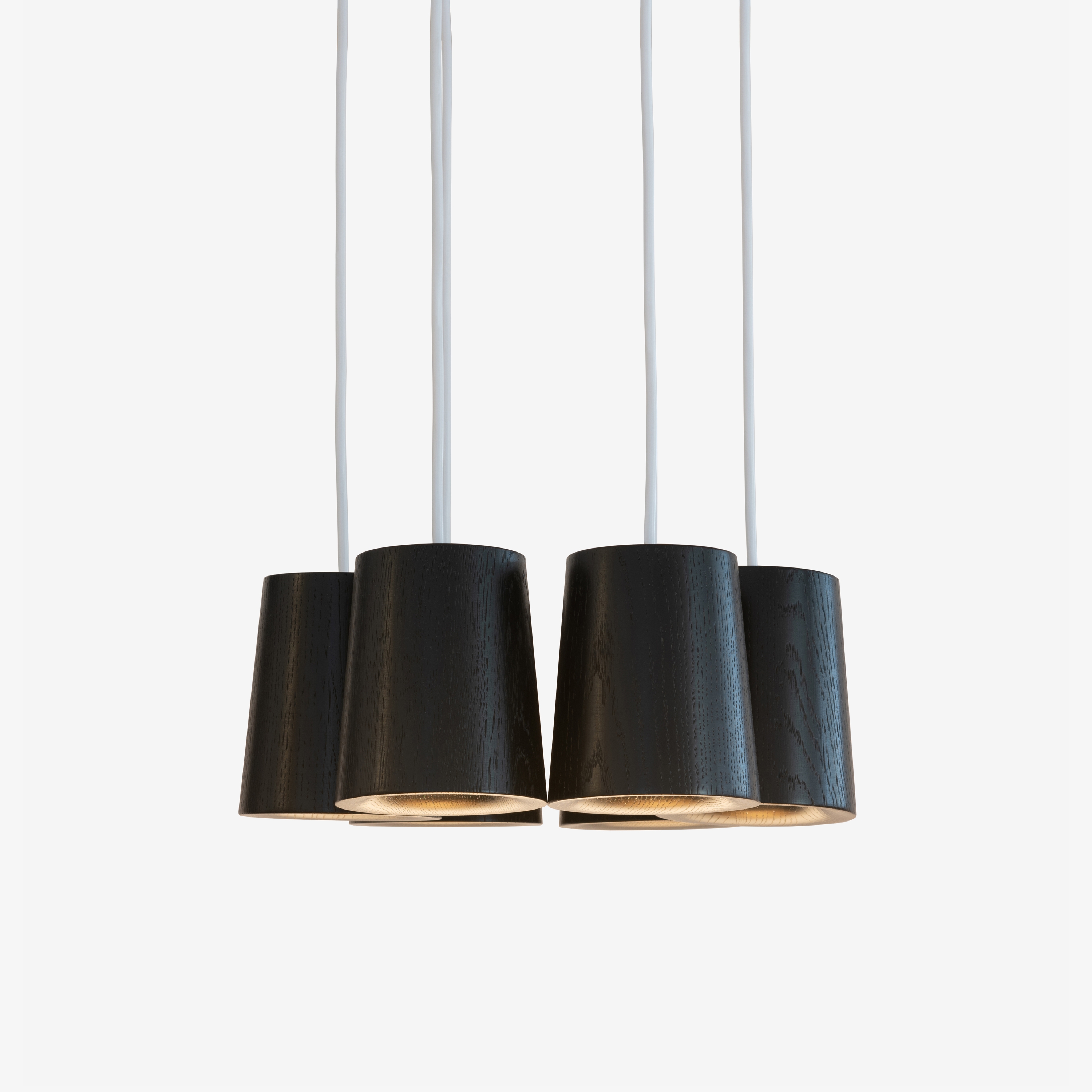 Afficher le produit Solid 6-Pendant Cluster | Cone du fabricant Case Furniture