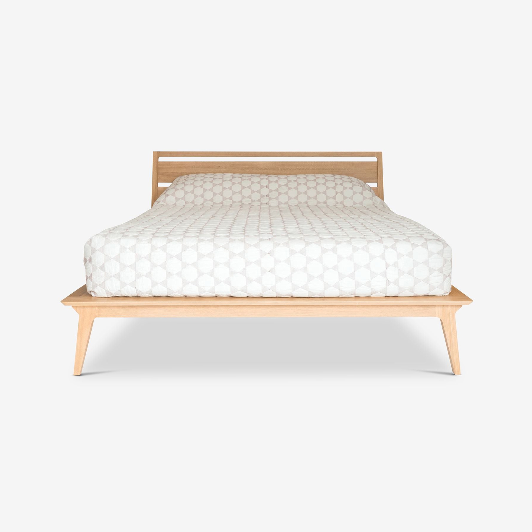 Display product Valentine Bed | Oak from manufacturer Case Furniture