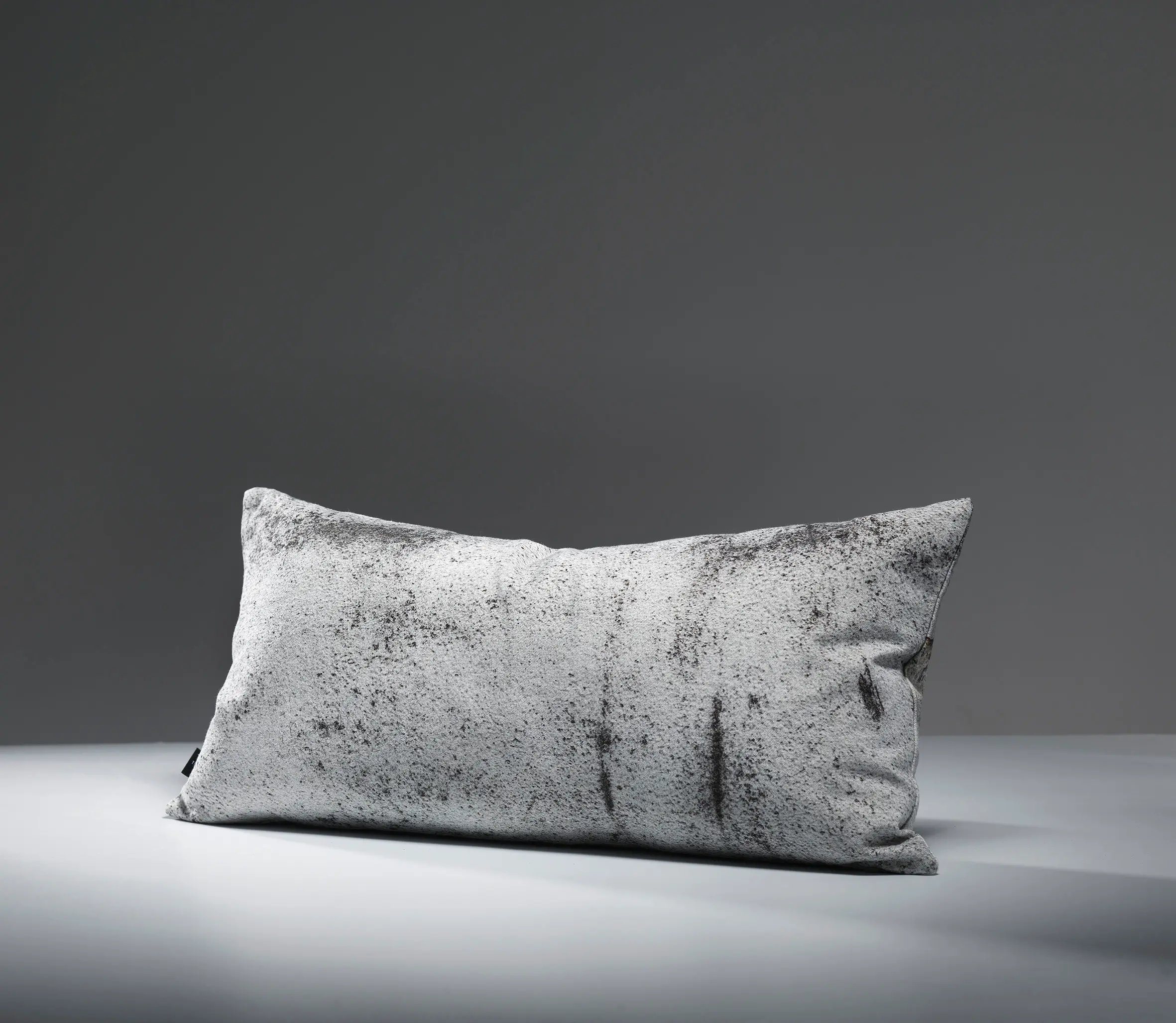 CONCRETE WALL - Concrete Cushion