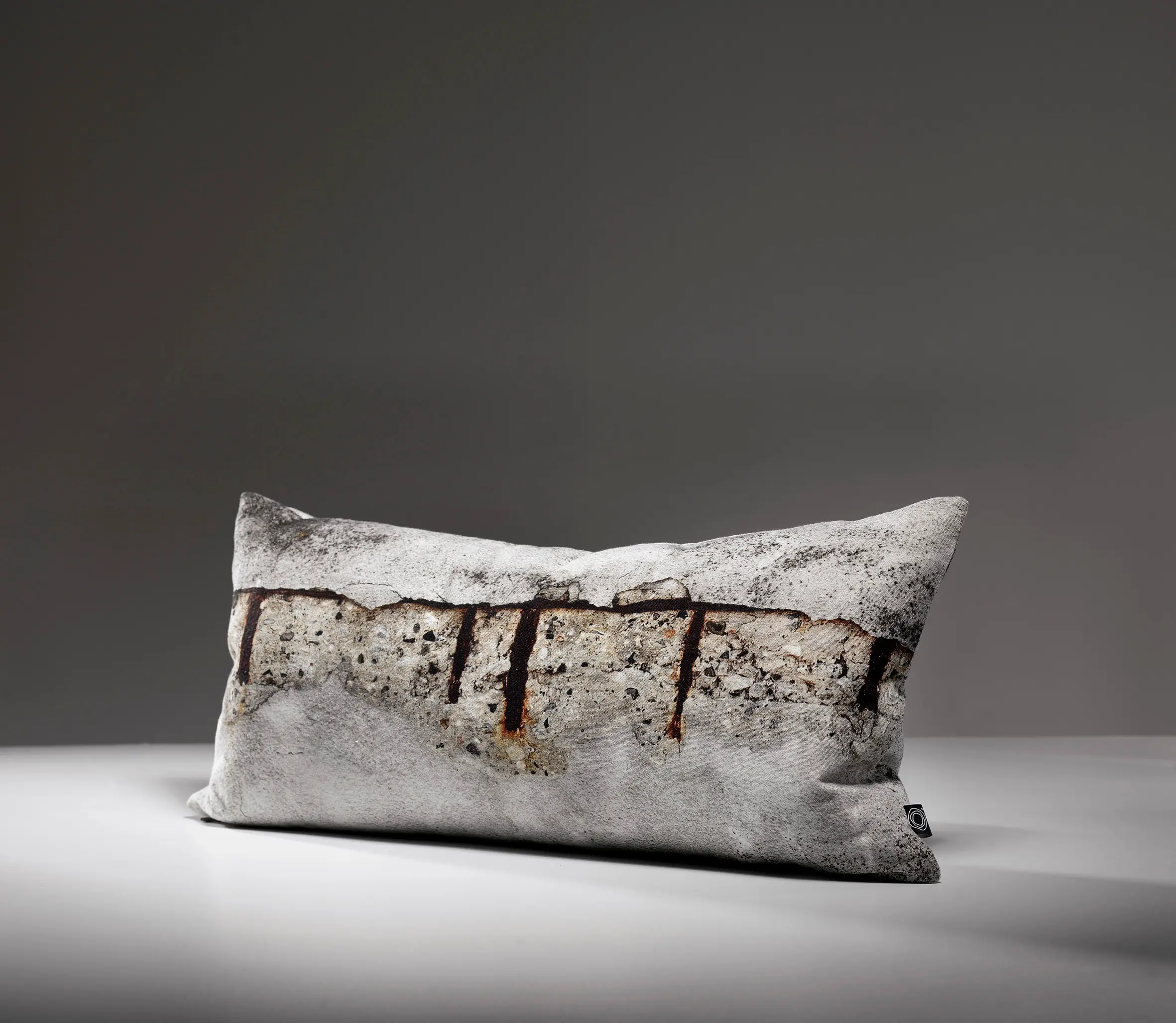 CONCRETE WALL - Concrete Cushion
