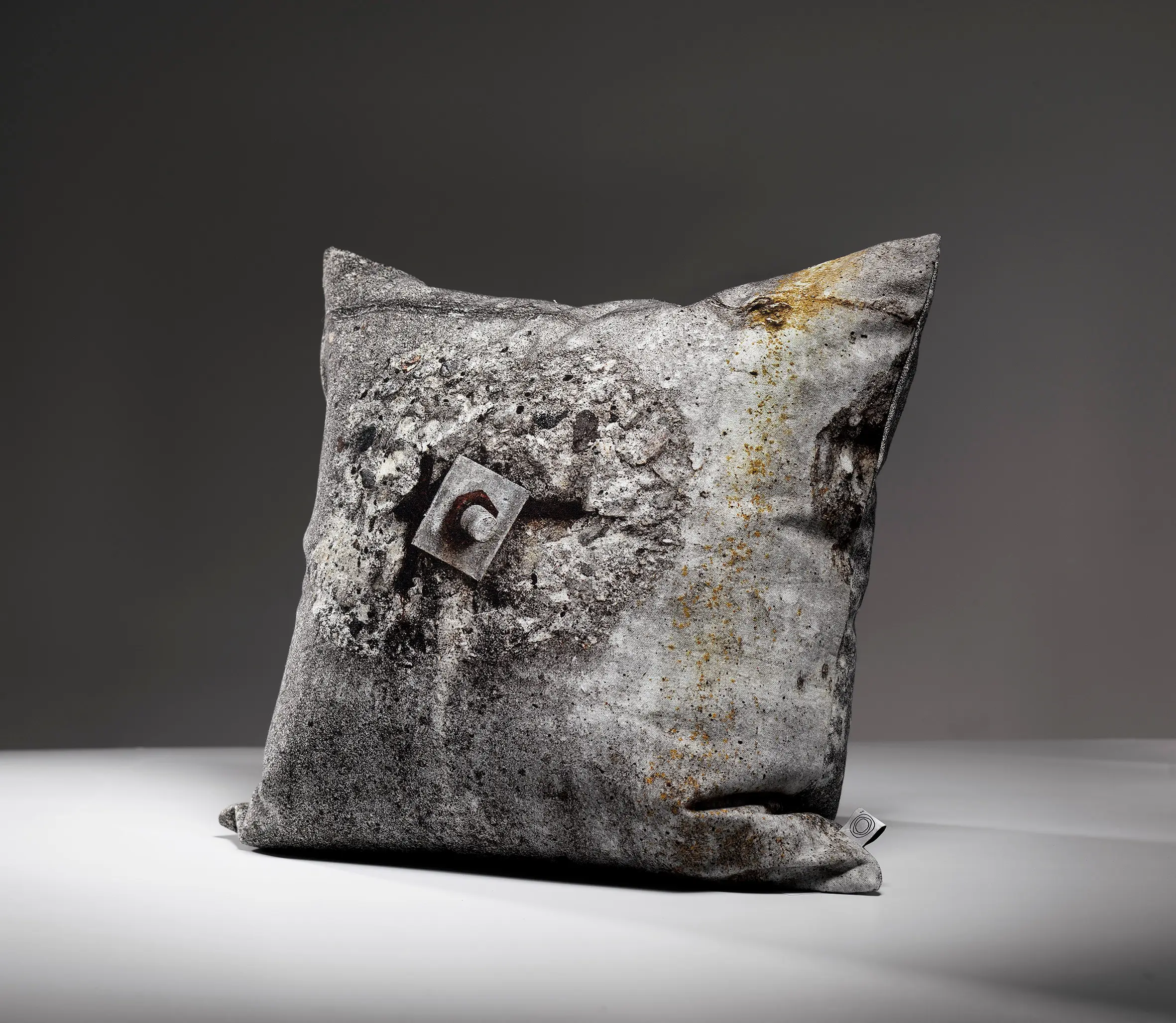 CONCRETE WALL - Concrete Cushion