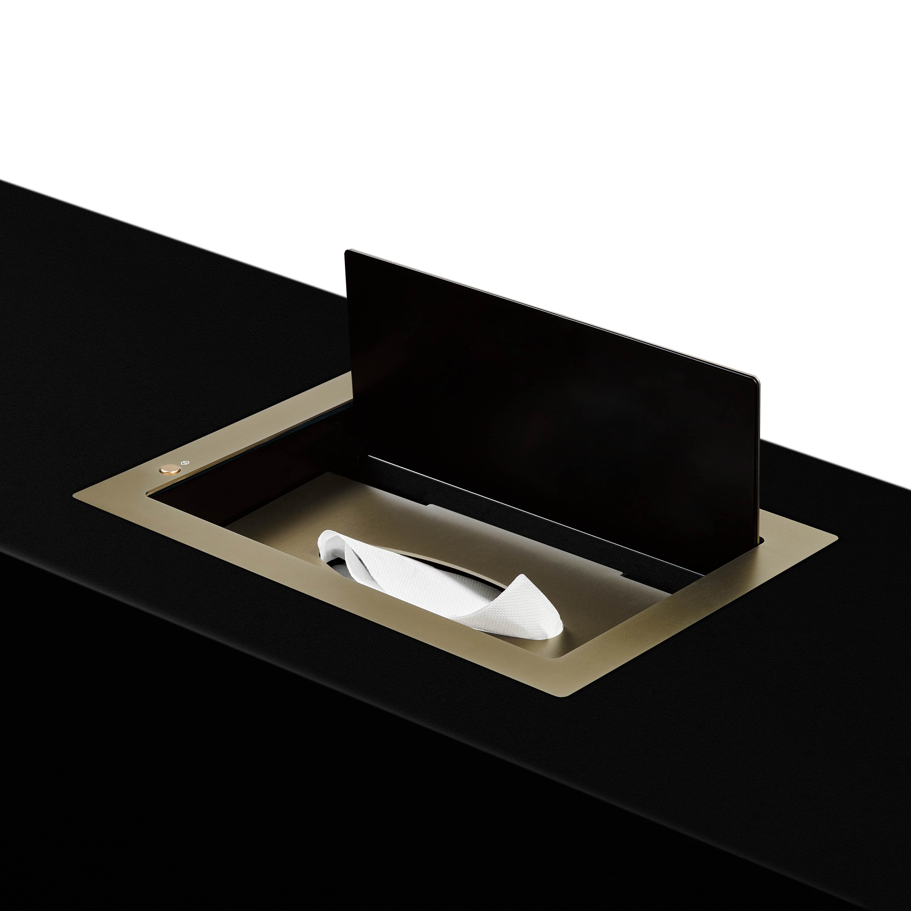 Mostra il prodotto CourtesyBox del produttore Arthur Holm
