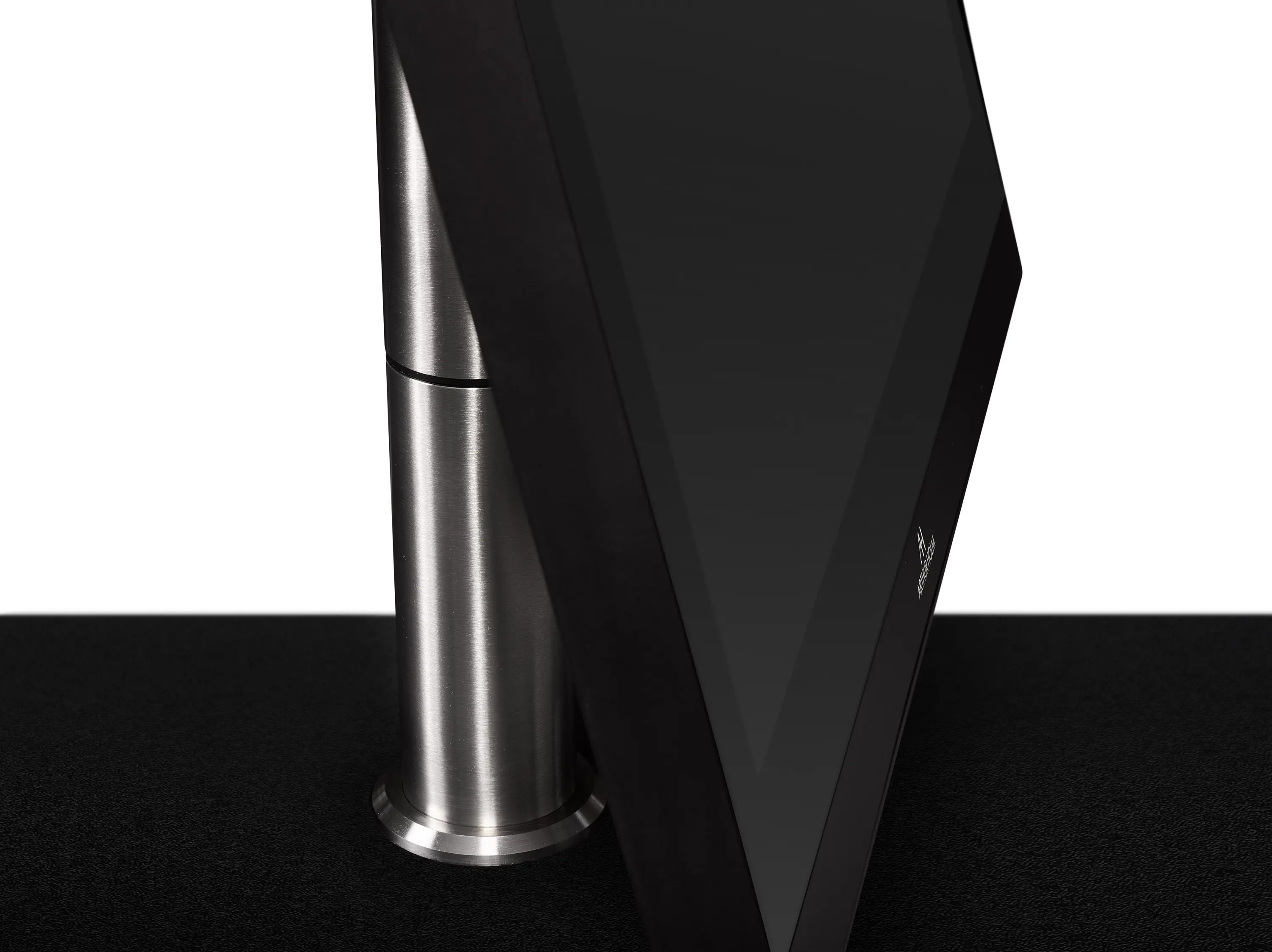 Arthur Holm - Gooseneck