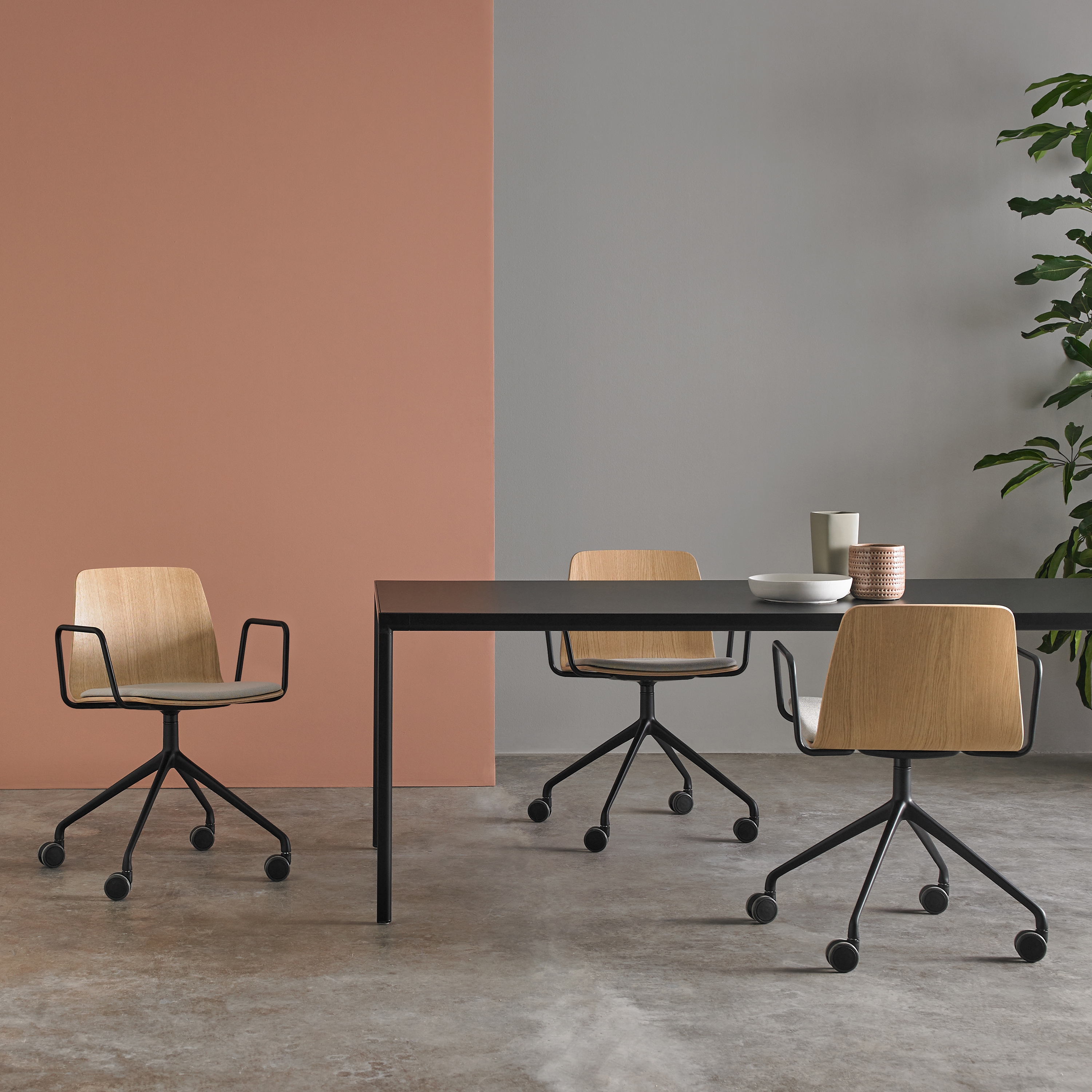 VARYA WOOD - Chairs from Inclass | Architonic