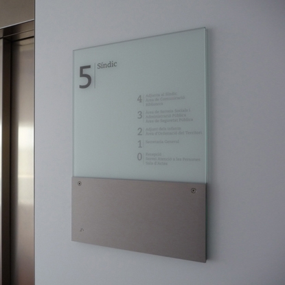 Display product silenzio uno from manufacturer Marcal Signalétique