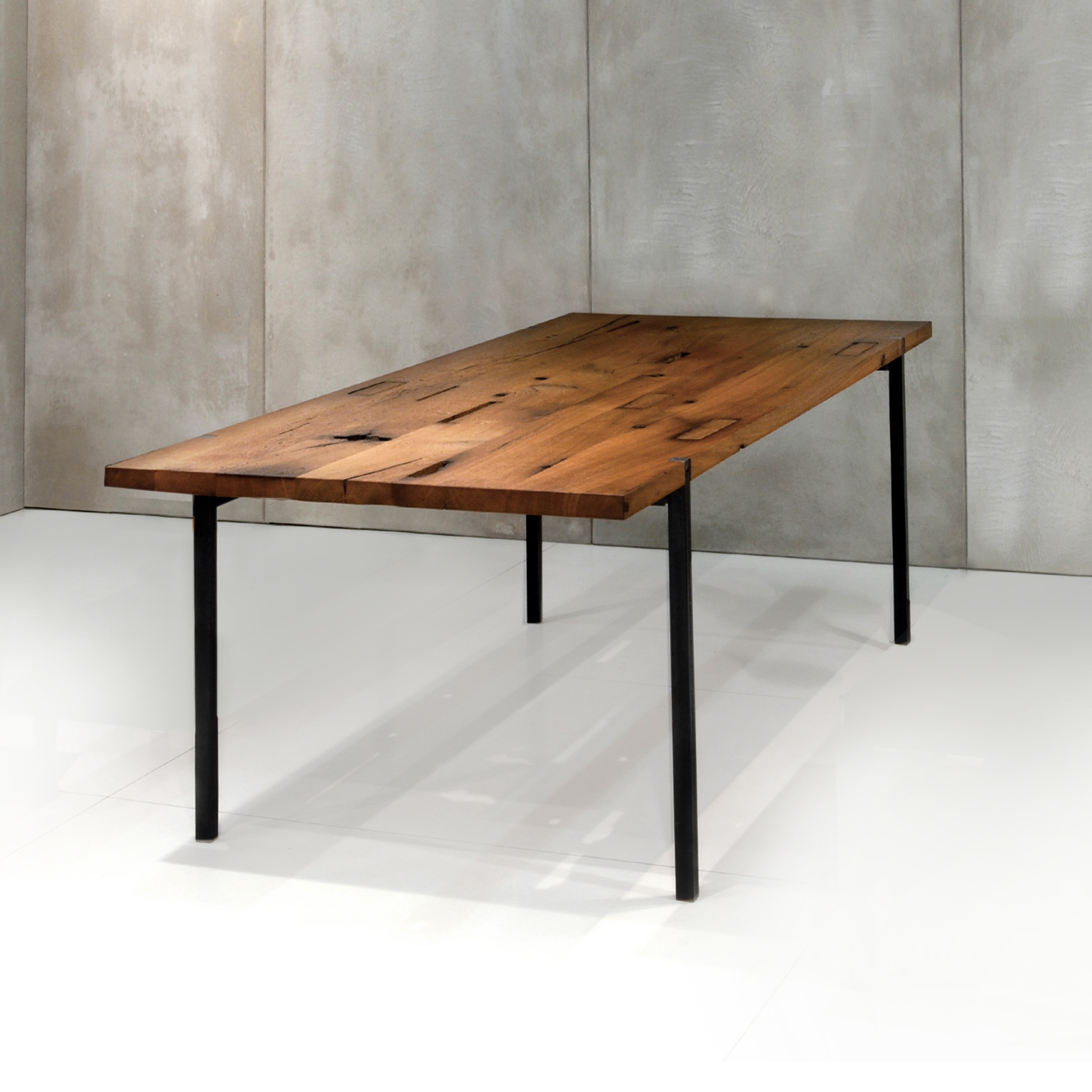 Display product Oria table from manufacturer Redwitz