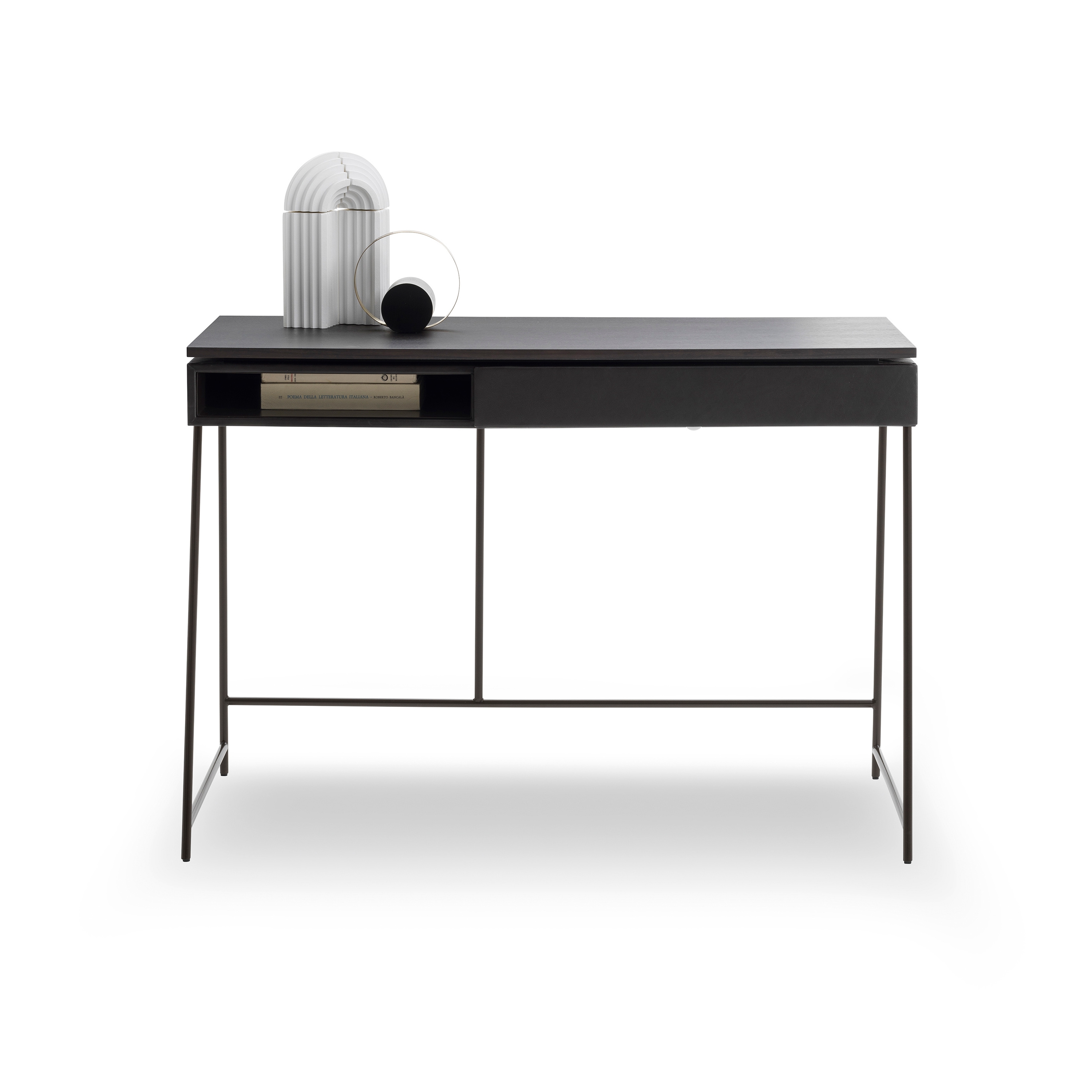 Display product Rito desk from manufacturer Desiree