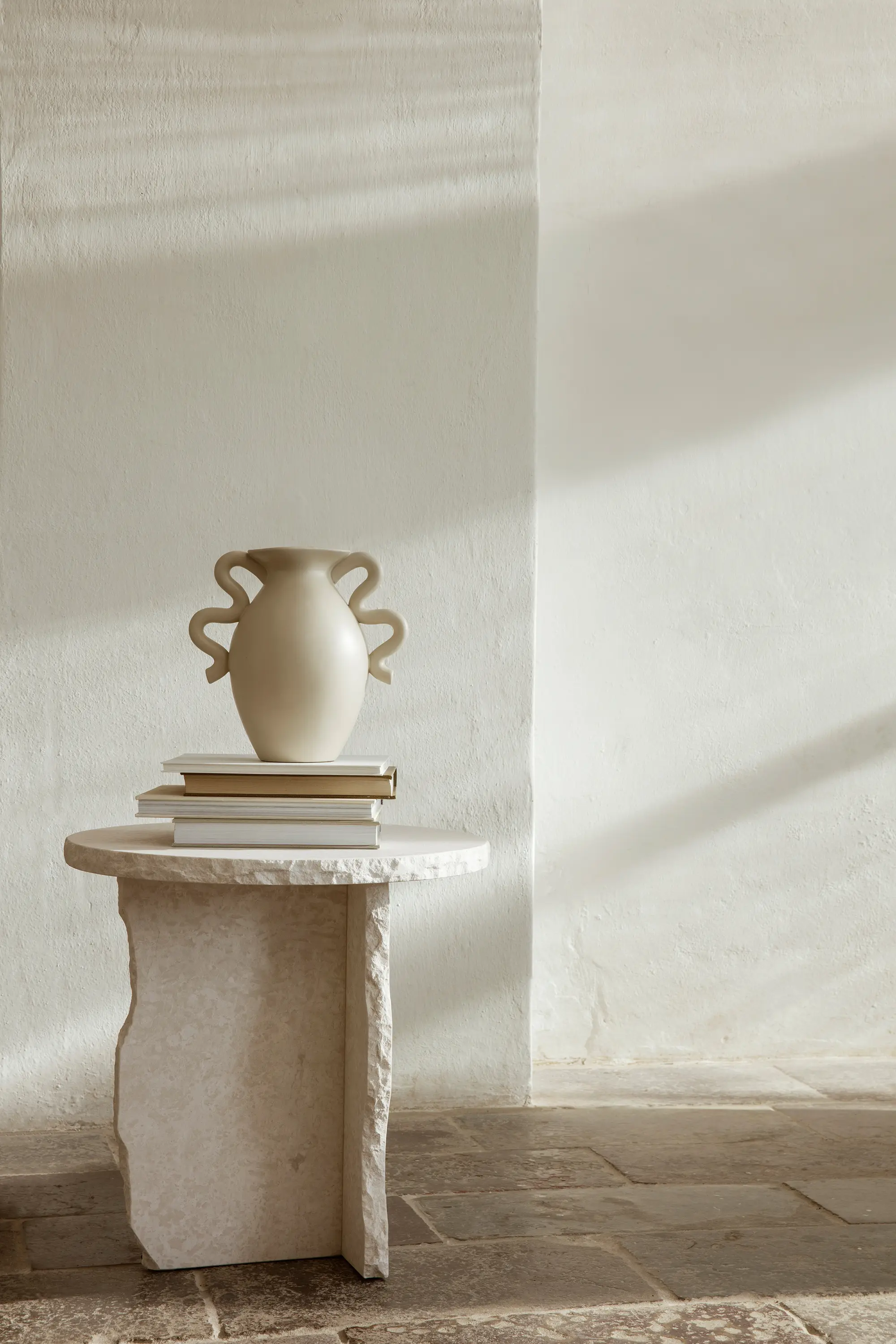 ferm LIVING - Mineral Sculptural Table - Bianco Curia