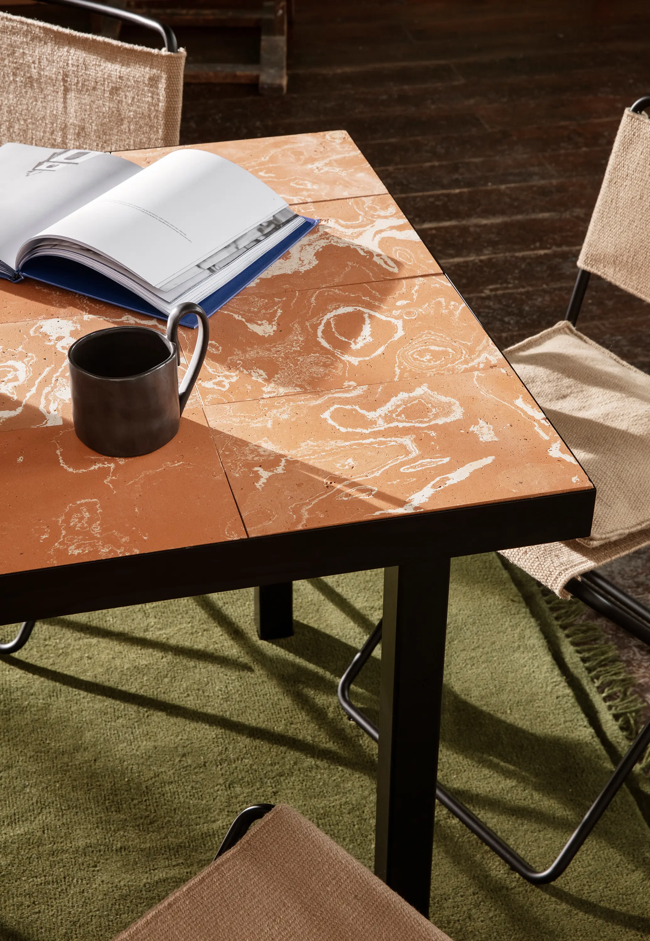 ferm LIVING - Flod Café Table-Terracotta/Black