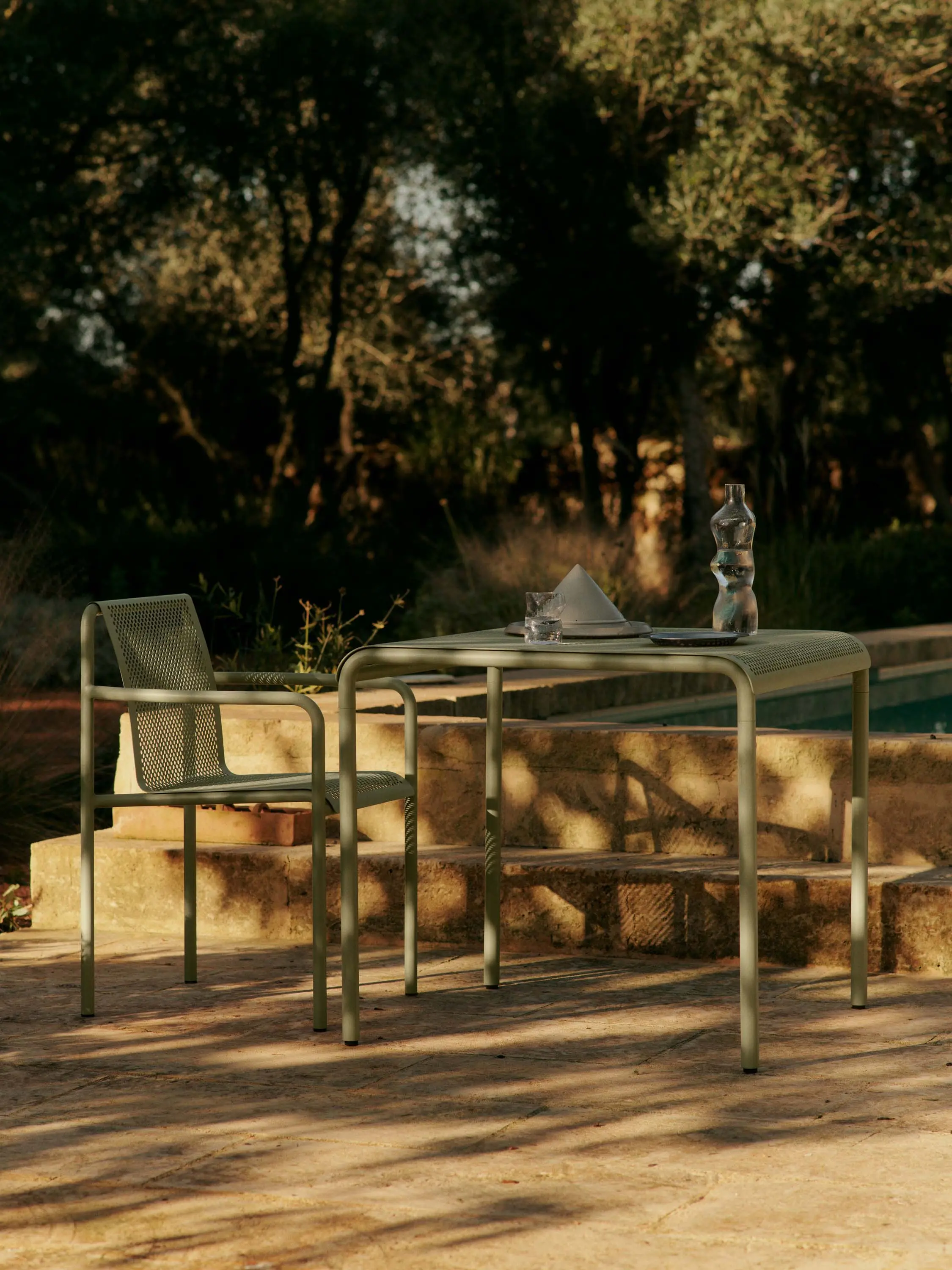 ferm LIVING - Dapple Dining Table - 80 x 80 - Tea Green