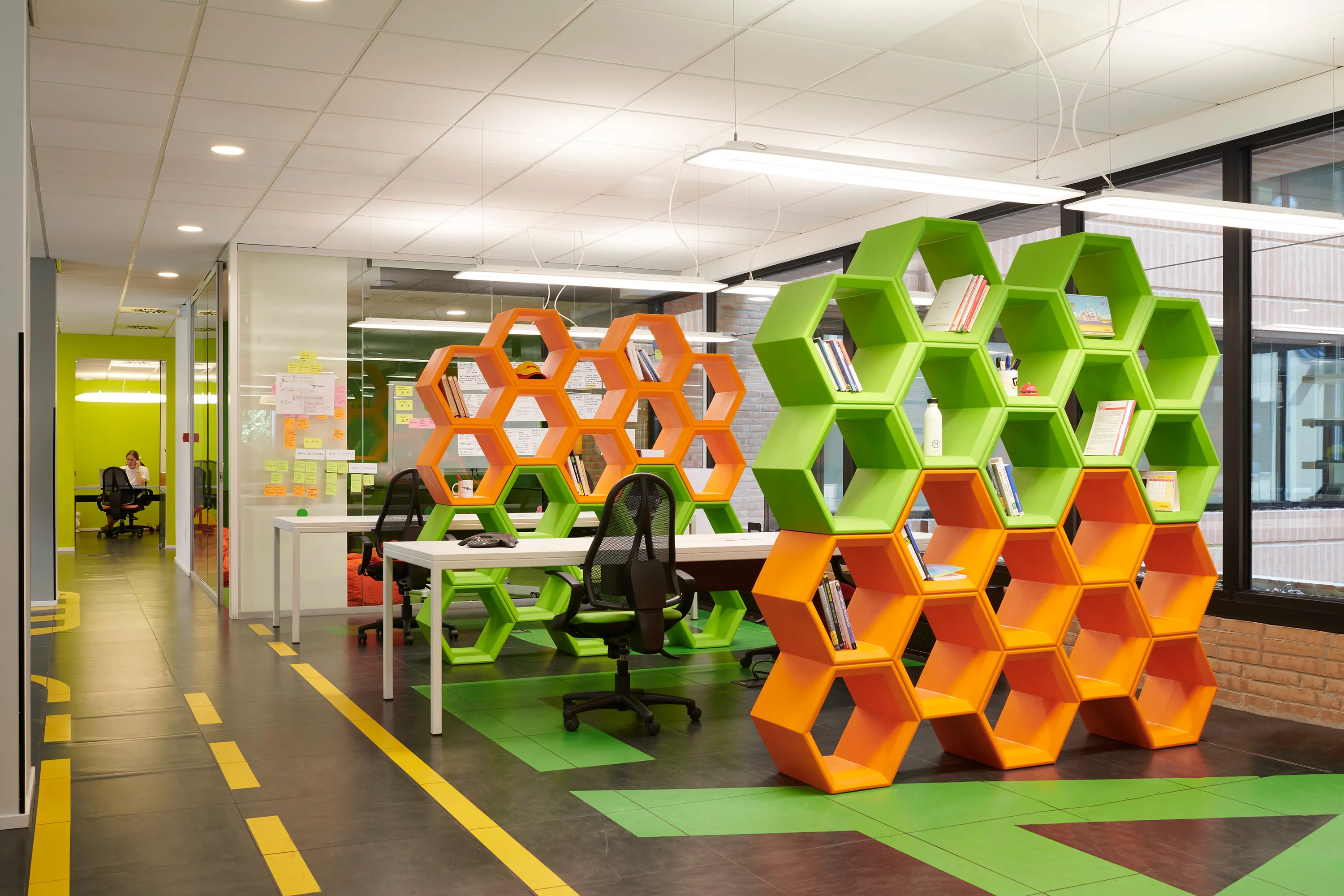 Slide - Hexa