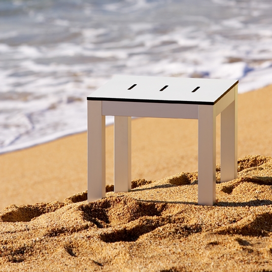 Display product Mar de Aluminio Stool from manufacturer Sistema Midi