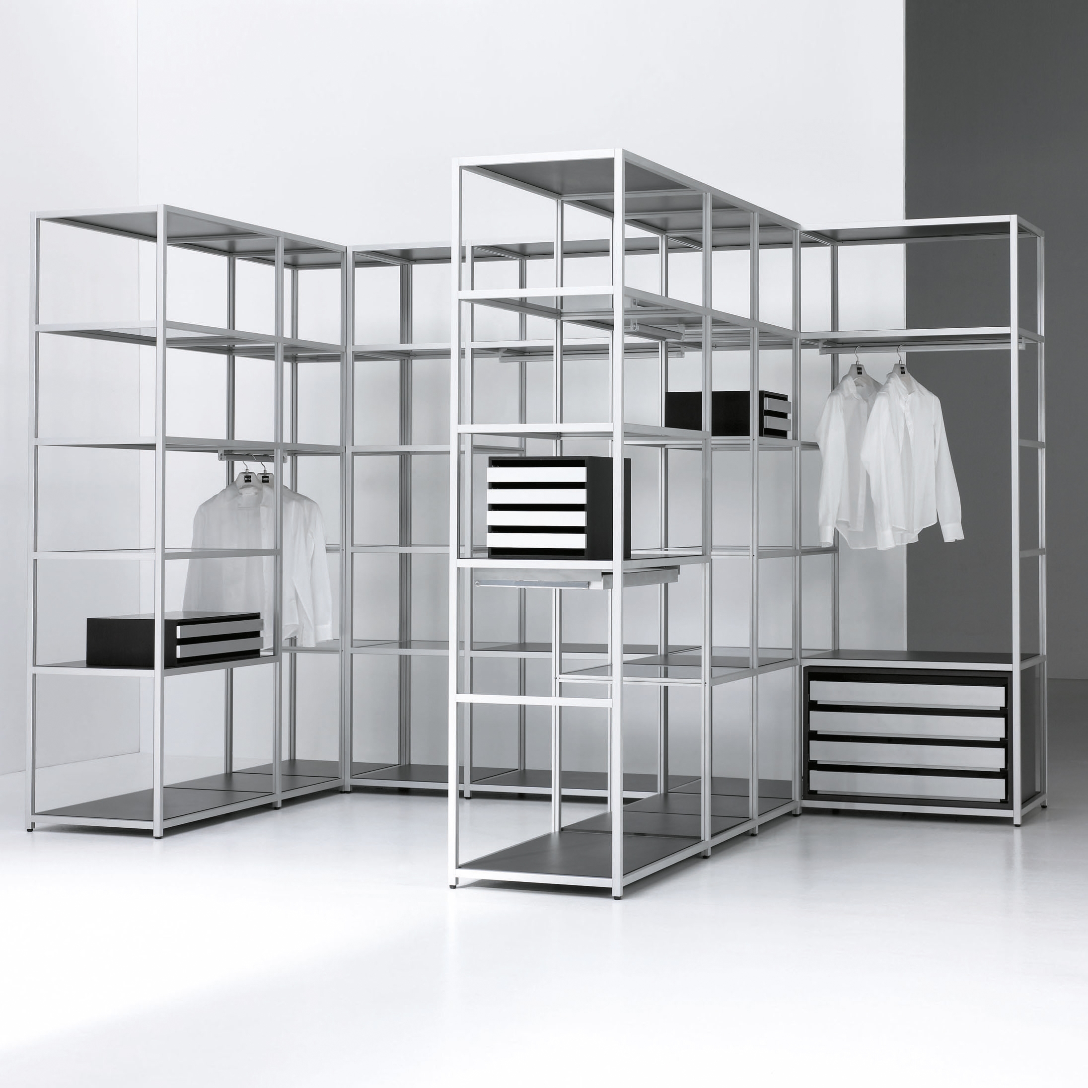 Mostra il prodotto Ilusion Walk-In-Closet del produttore Sistema Midi