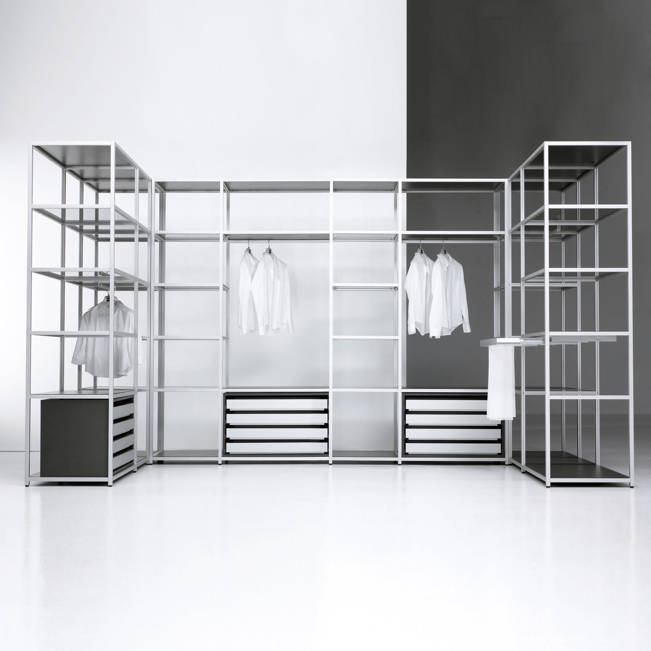 Mostra il prodotto Ilusion Walk-In-Closet del produttore Sistema Midi