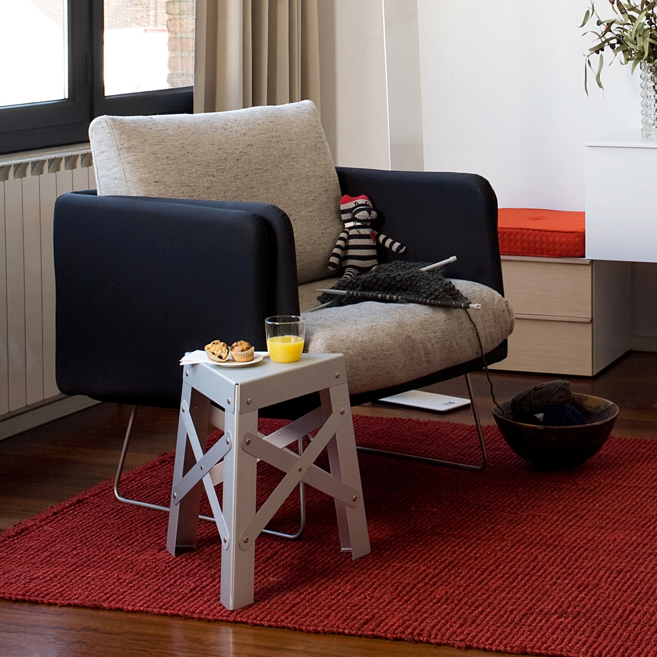 BENCHES/STOOLS