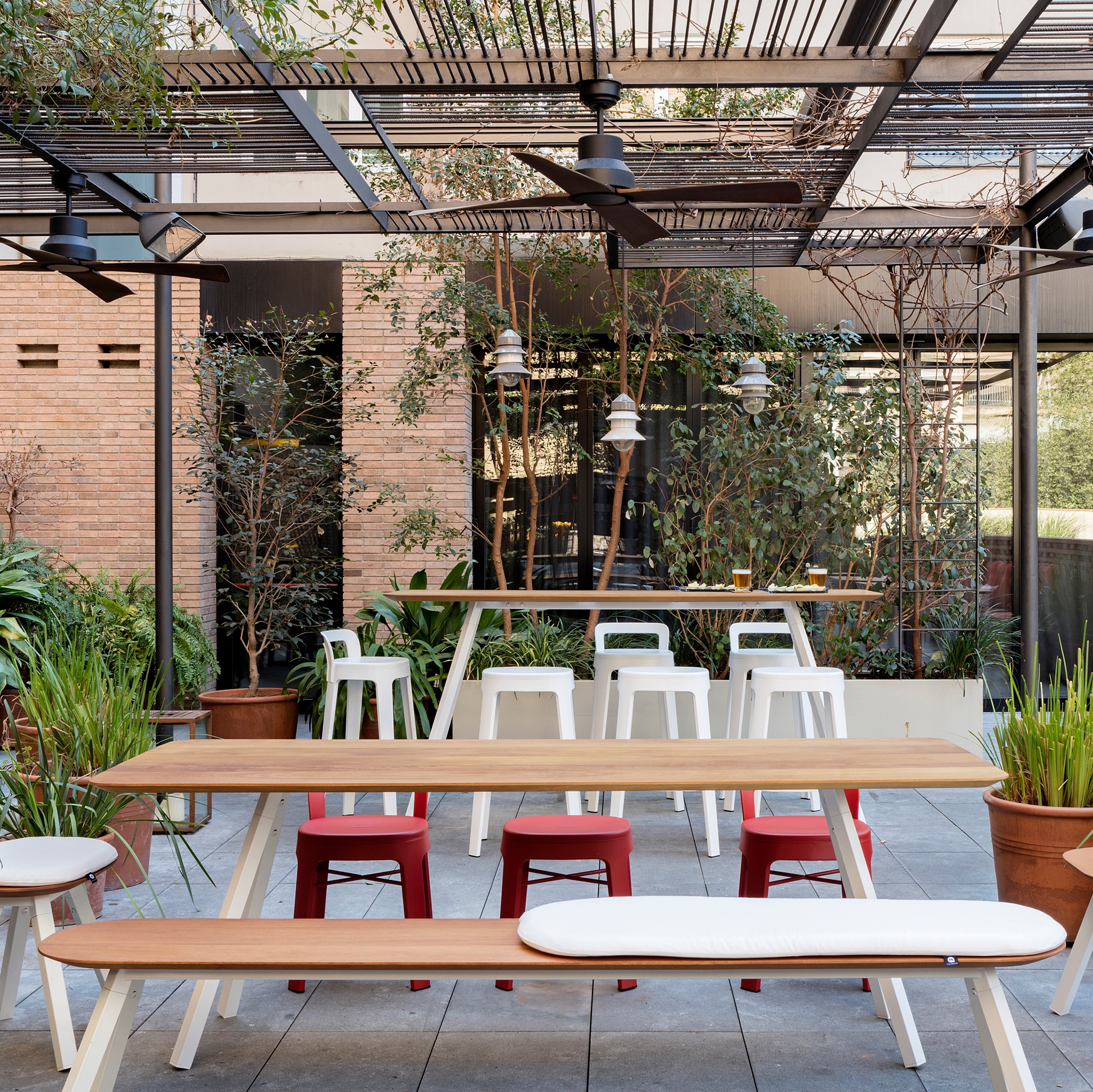 Mostrar el producto B-Around del fabricante RS Barcelona