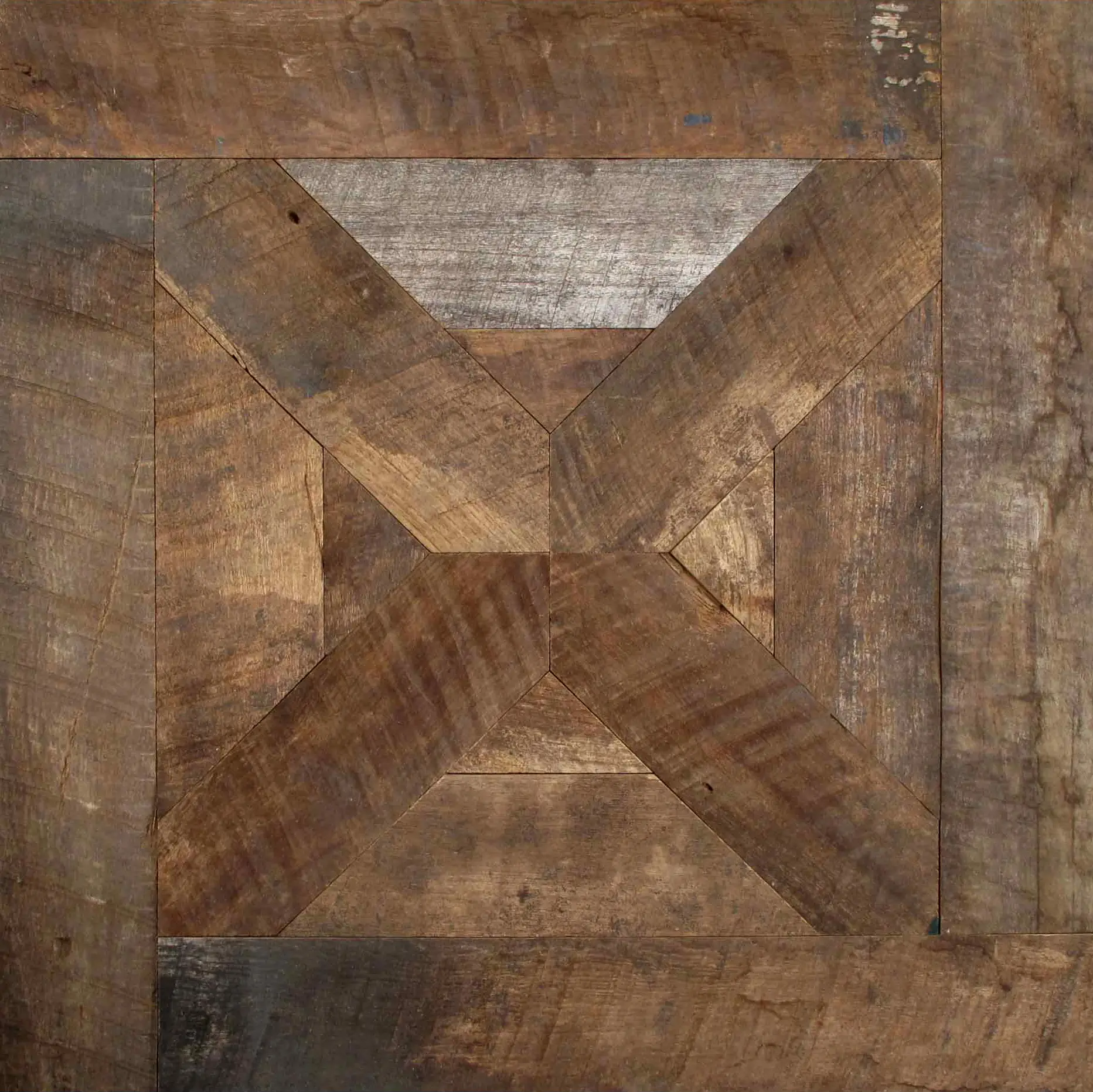 Deesawat - Reclaimed floor