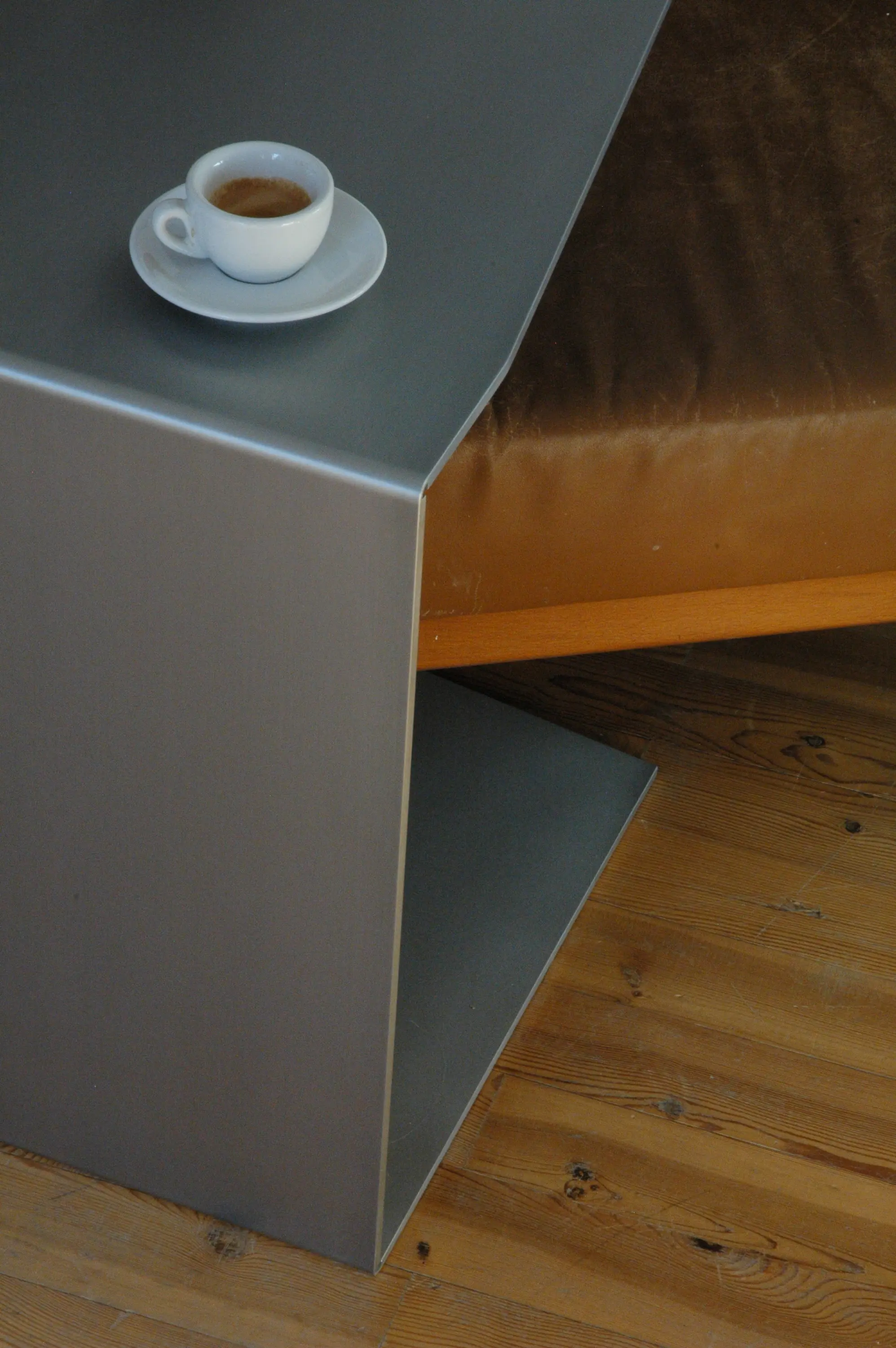 xbritt moebel - C-Table aluFold